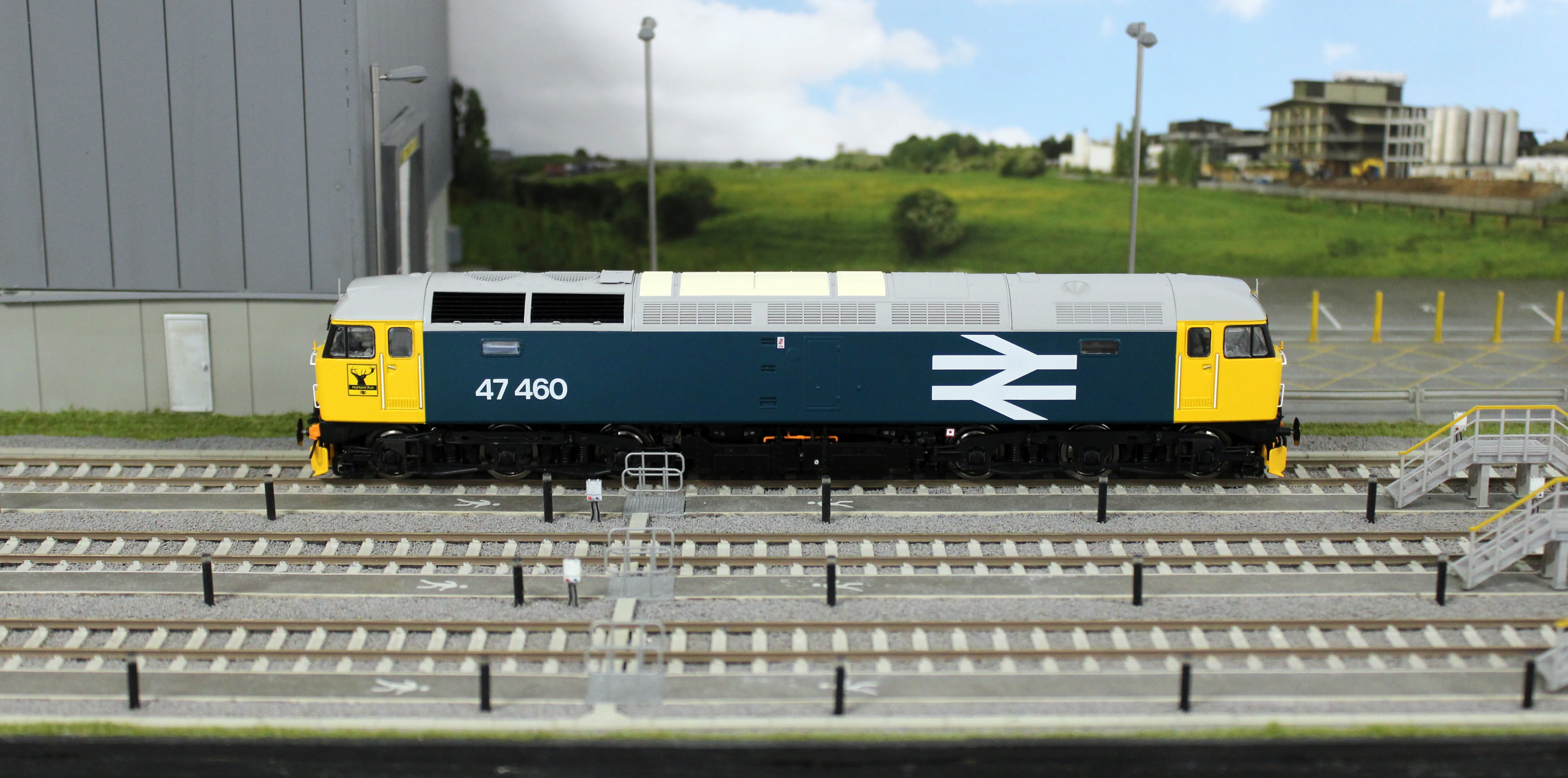 CM-47460-LL-SFW Highly Detailed Premium Weathered Class 47 BR Blue Large Logo No.47460 Diesel Locomotive - DCC Sound - Image 10
