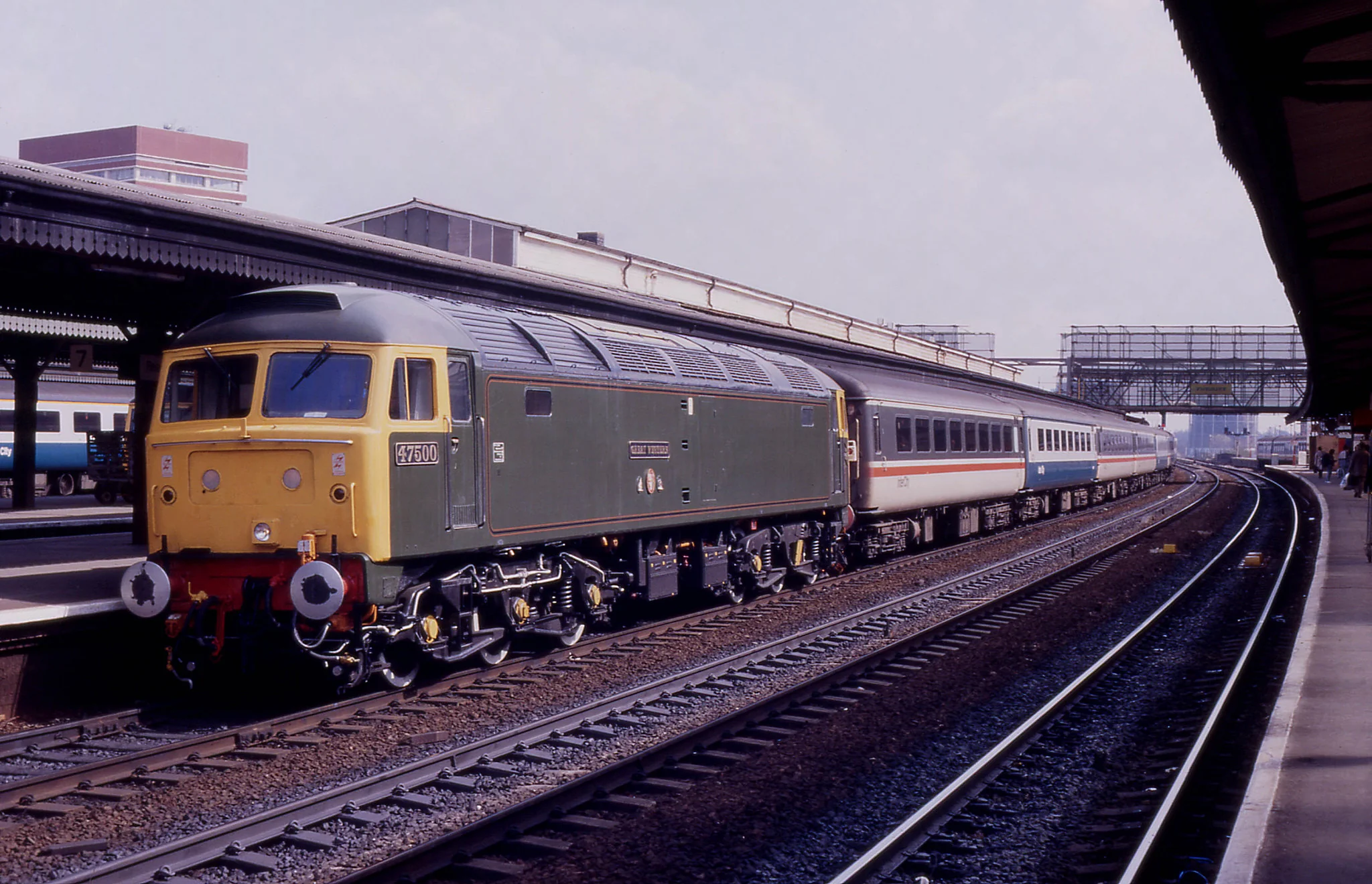 CM-47500-GWRGreen-SFW Highly Detailed Premium Weathered Class 47 GWR Green 'Great Western' No.47500 Diesel Locomotive - DCC Sound - Image 2