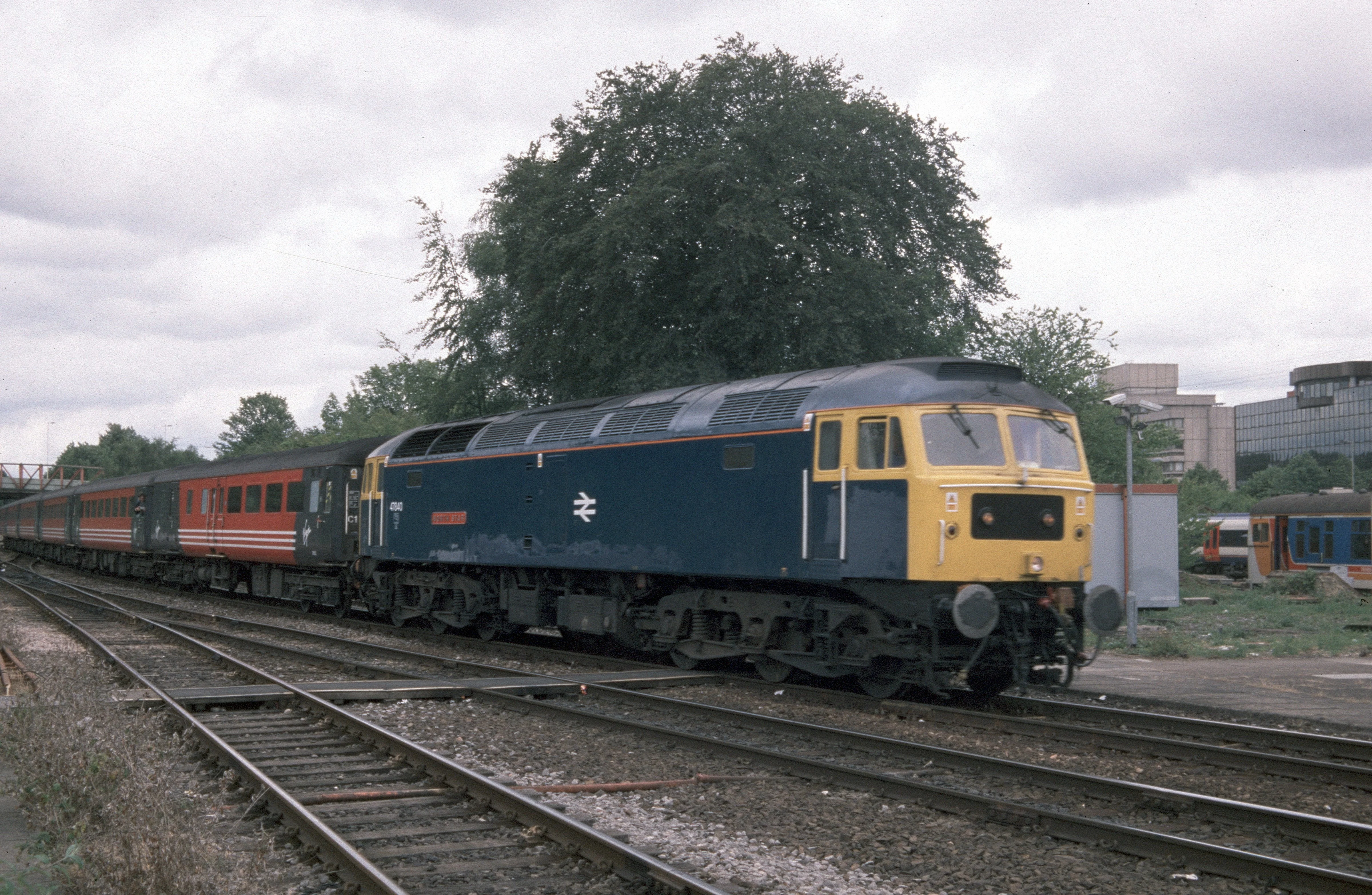 CM-47840/847-CCFP-SFW Highly Detailed Premium Weathered Class 47 BR Blue/Large Logo Cross Country Farewell No.47840/847 Diesel Locomotive Twin Pack - DCC Sound - Image 4