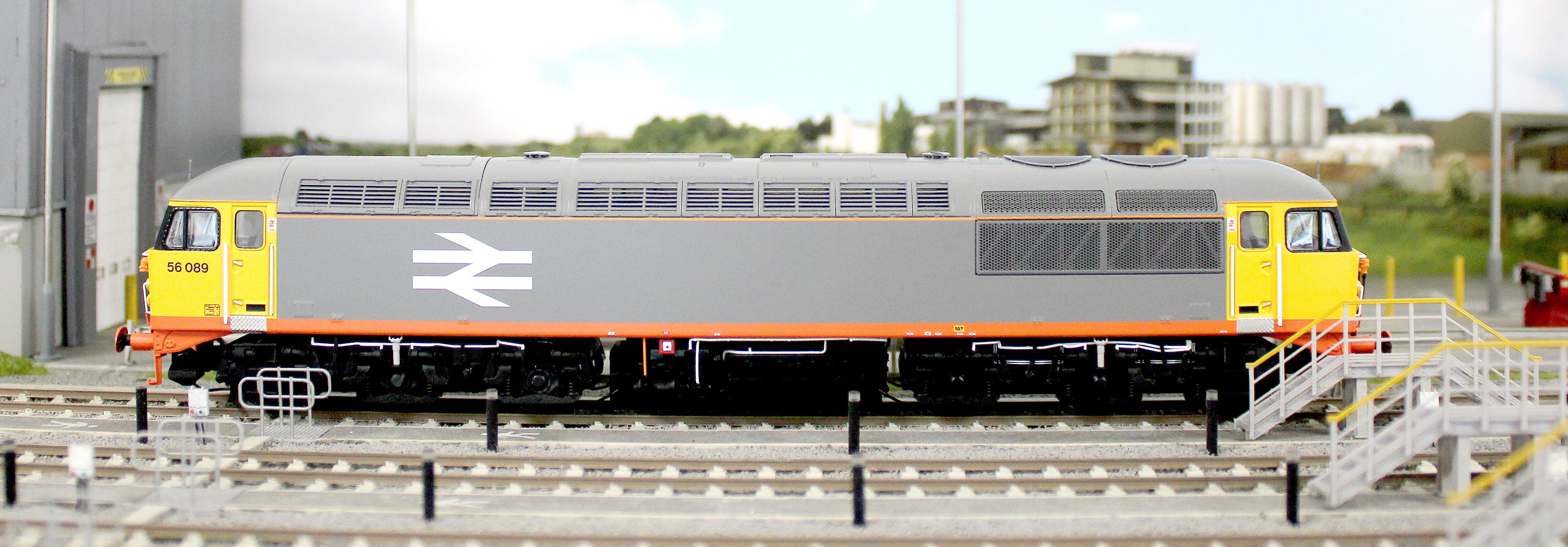 CM - 56089 - RSR Class 56 BR Railfreight Grey No.56089 (with Red Stripe) Diesel Locomotive - Image 8