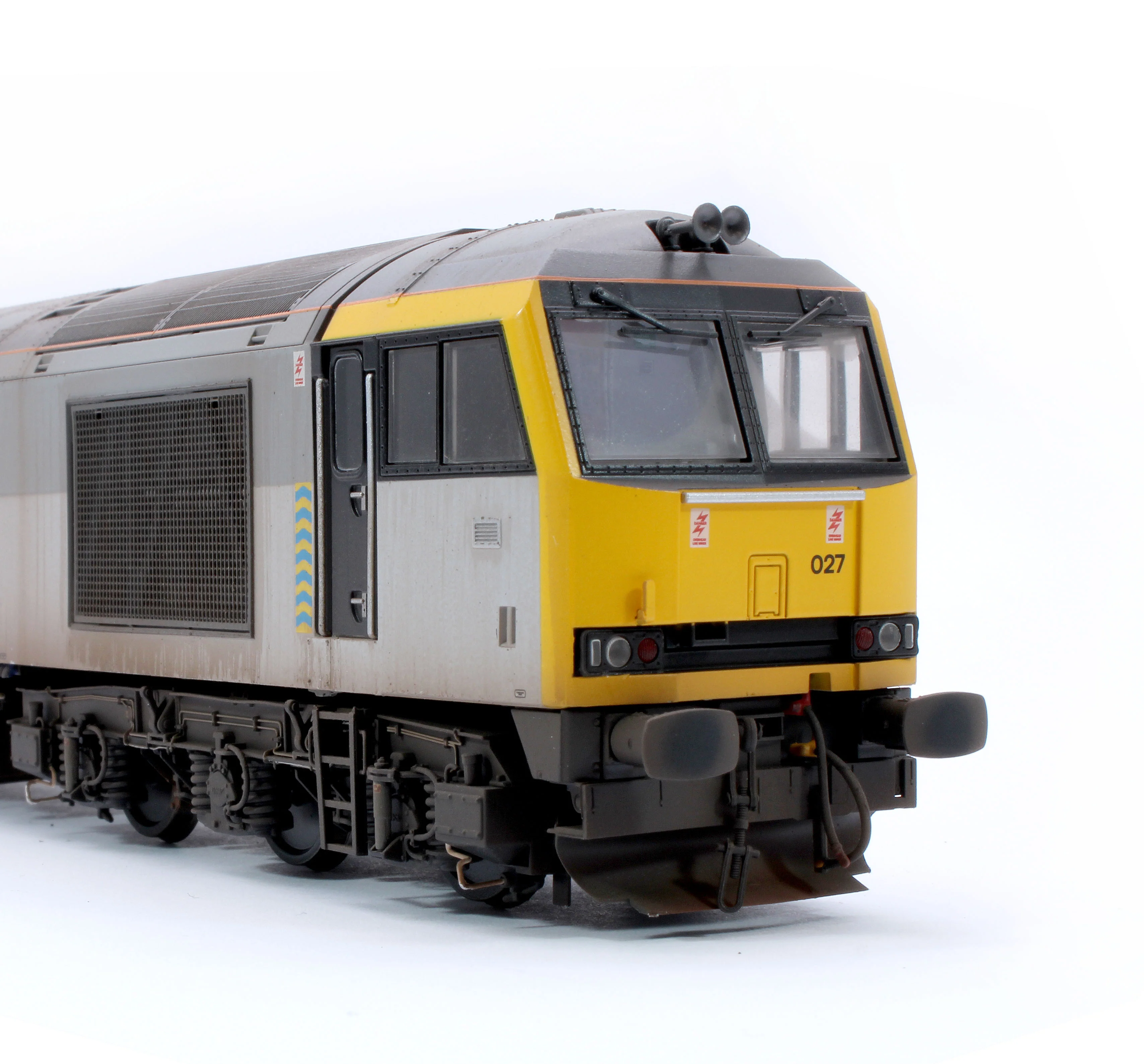 CM-60027-TGP-SOUNDW Highly Detailed Premium Weathered Class 60 027 “Joseph Banks” Triple Grey Petroleum Diesel Electric Locomotive - DCC Sound - Image 9
