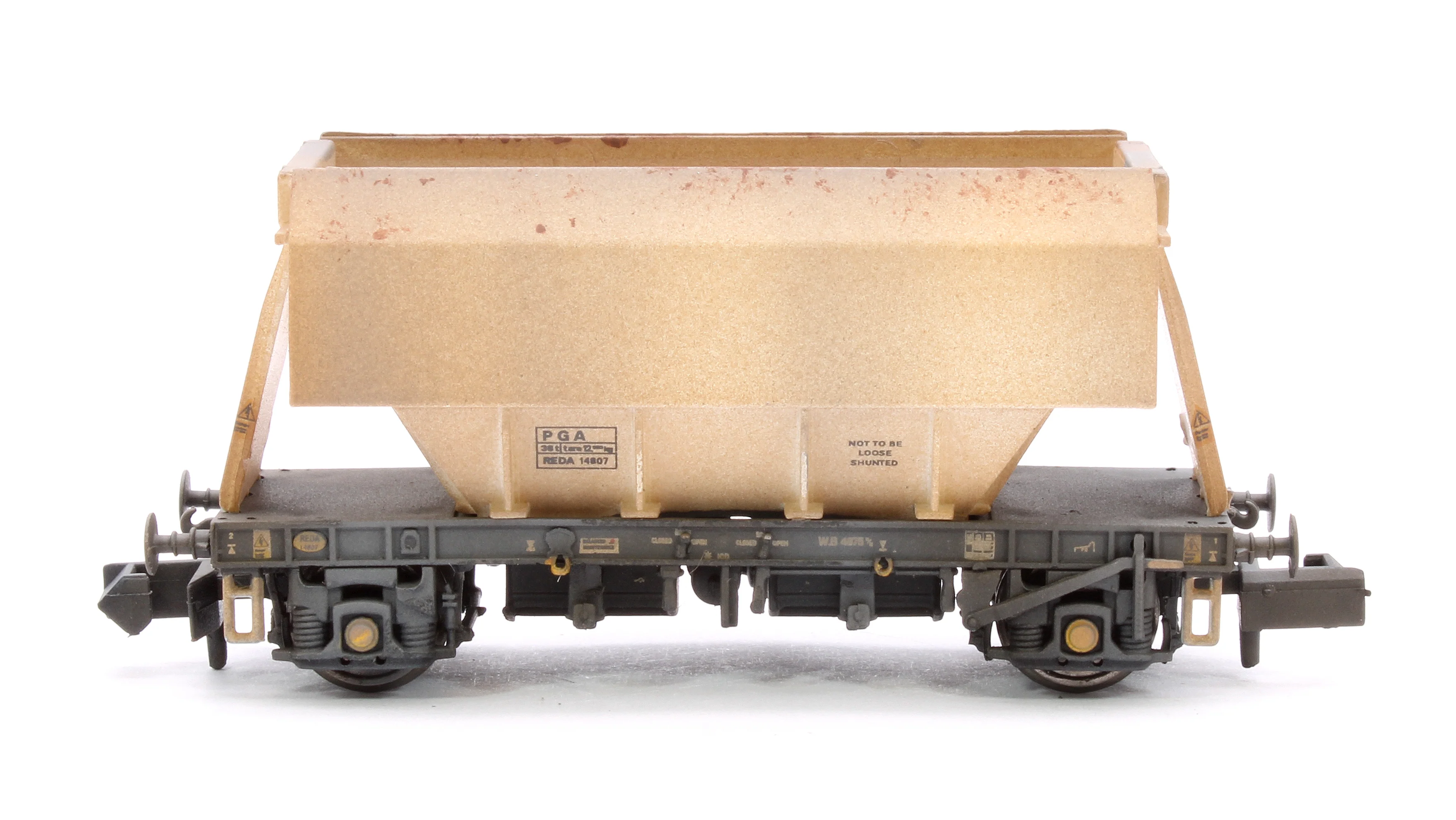 CM PG012 N (PW) TP (B)W Custom Weathered Set of 3 PGA 51T Hopper Wagons (Plain White) - Image 4