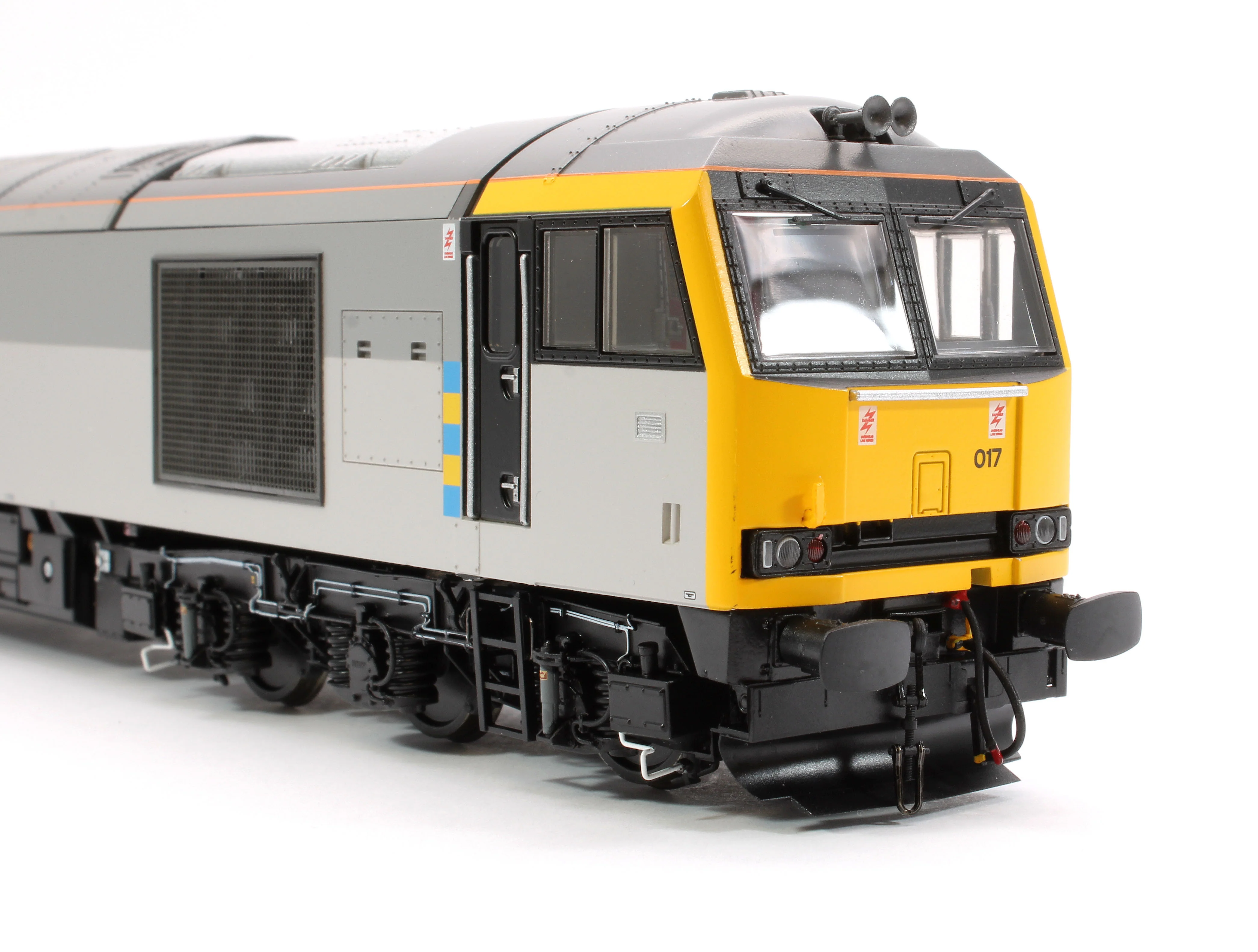 CM-60017-TGCN-SOUND Class 60 017 “Arenig Fawr” Triple Grey Construction Diesel Electric Locomotive - DCC Sound - Image 11