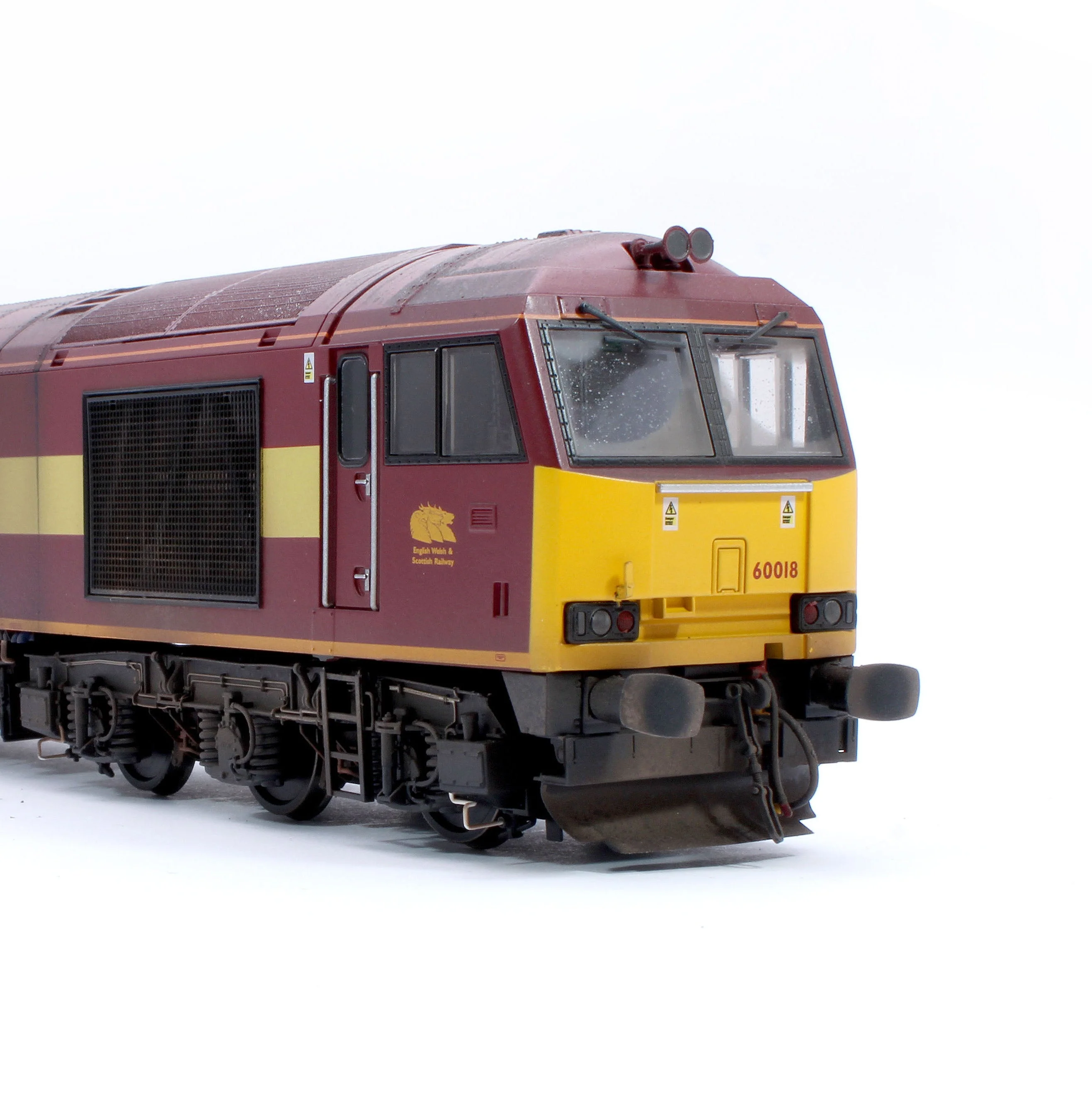 CM-60018-EWS-W Pre-Owned Highly Detailed Premium Weathered Class 60 018 EWS Diesel Electric Locomotive - Image 10
