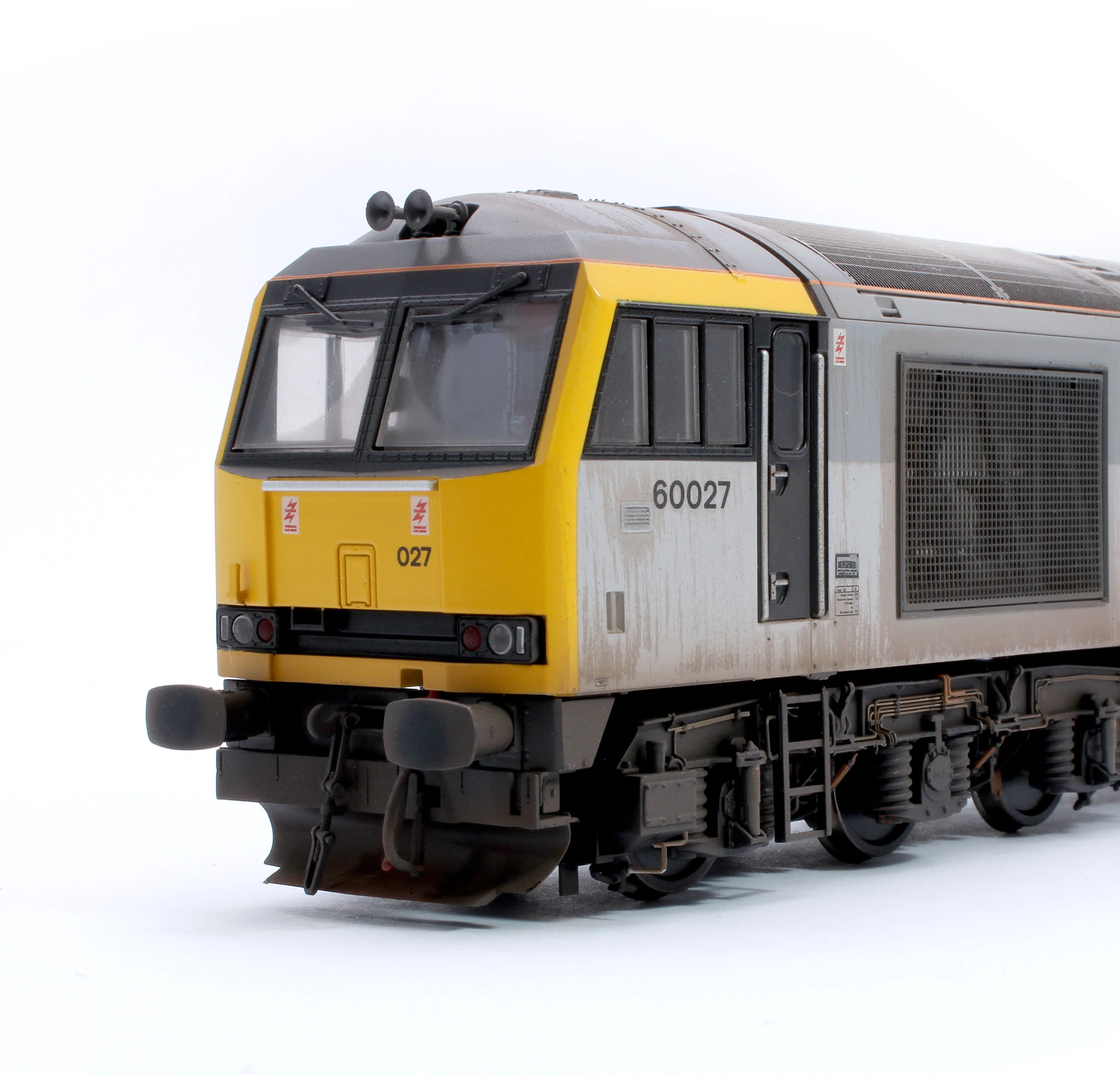 CM-60027-TGPW Highly Detailed Premium Weathered Class 60 027 “Joseph Banks” Triple Grey Petroleum Diesel Electric Locomotive - Image 8