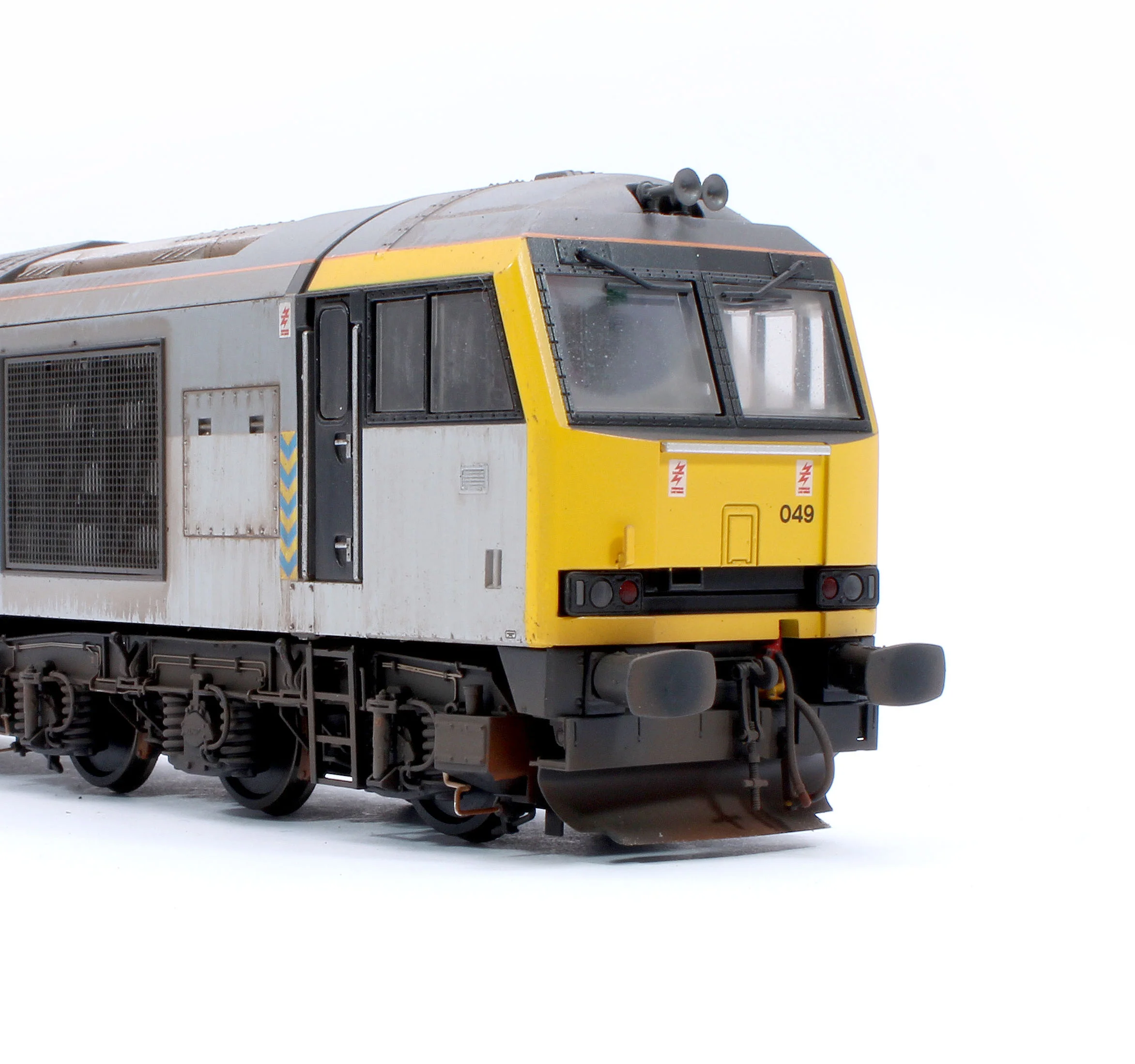 CM-60049-TGMW Highly Detailed Premium Weathered Class 60 049 “Scafell” Triple Grey Metals Diesel Electric Locomotive - Image 9