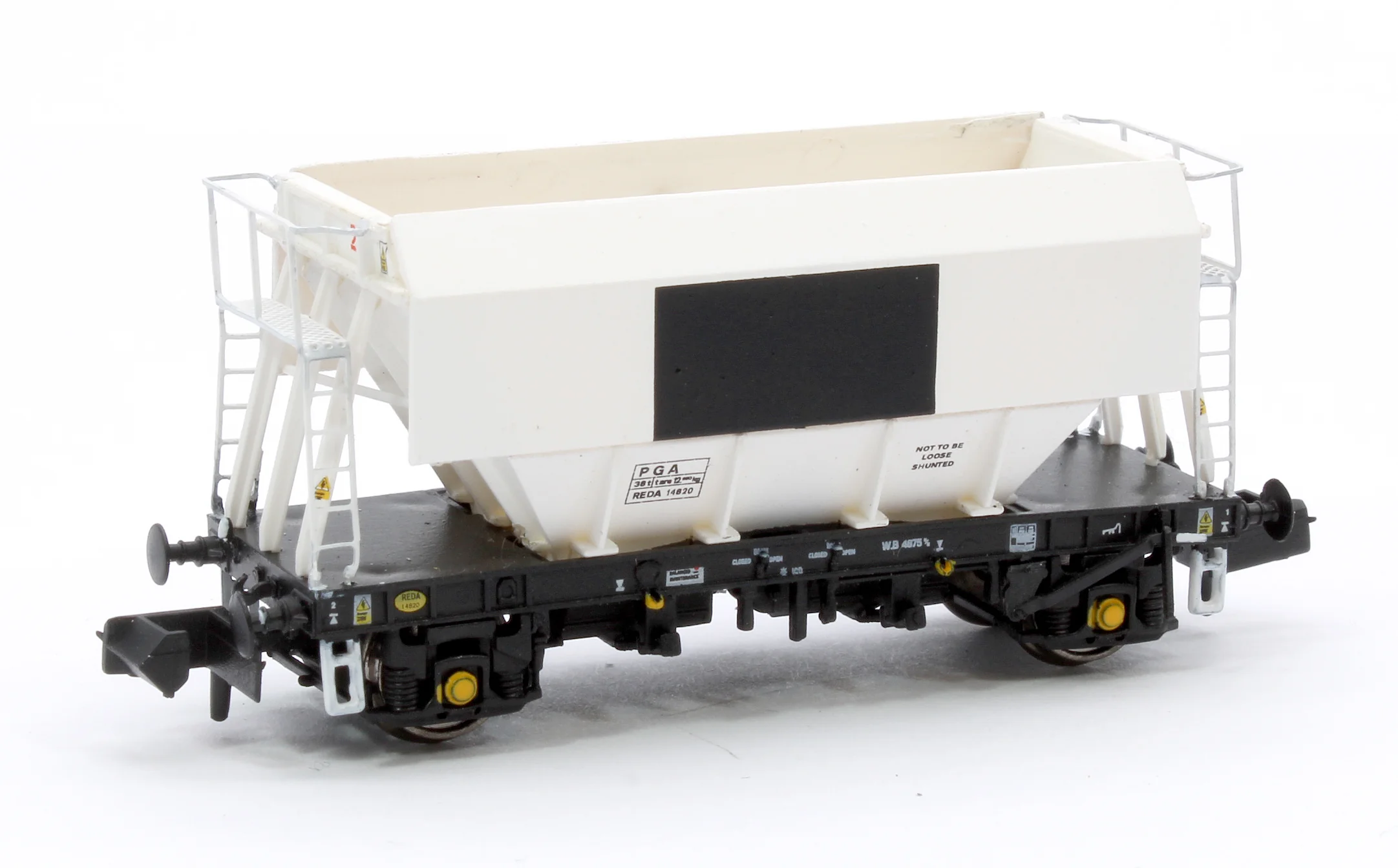 CM PG012 N (WP) TP (A) Set of 3 PGA 51T Hopper Wagons (White with Patch) - Image 5