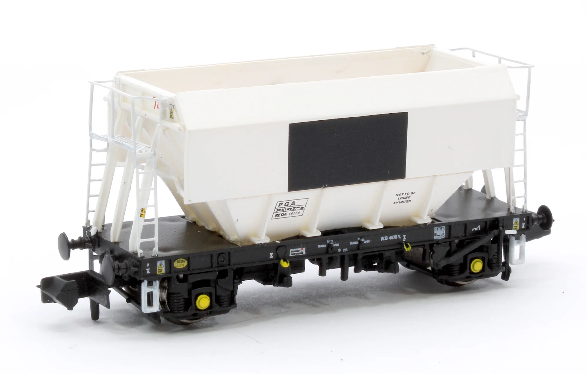 CM PG012 N (WP) TP (A) Set of 3 PGA 51T Hopper Wagons (White with Patch) - Image 7