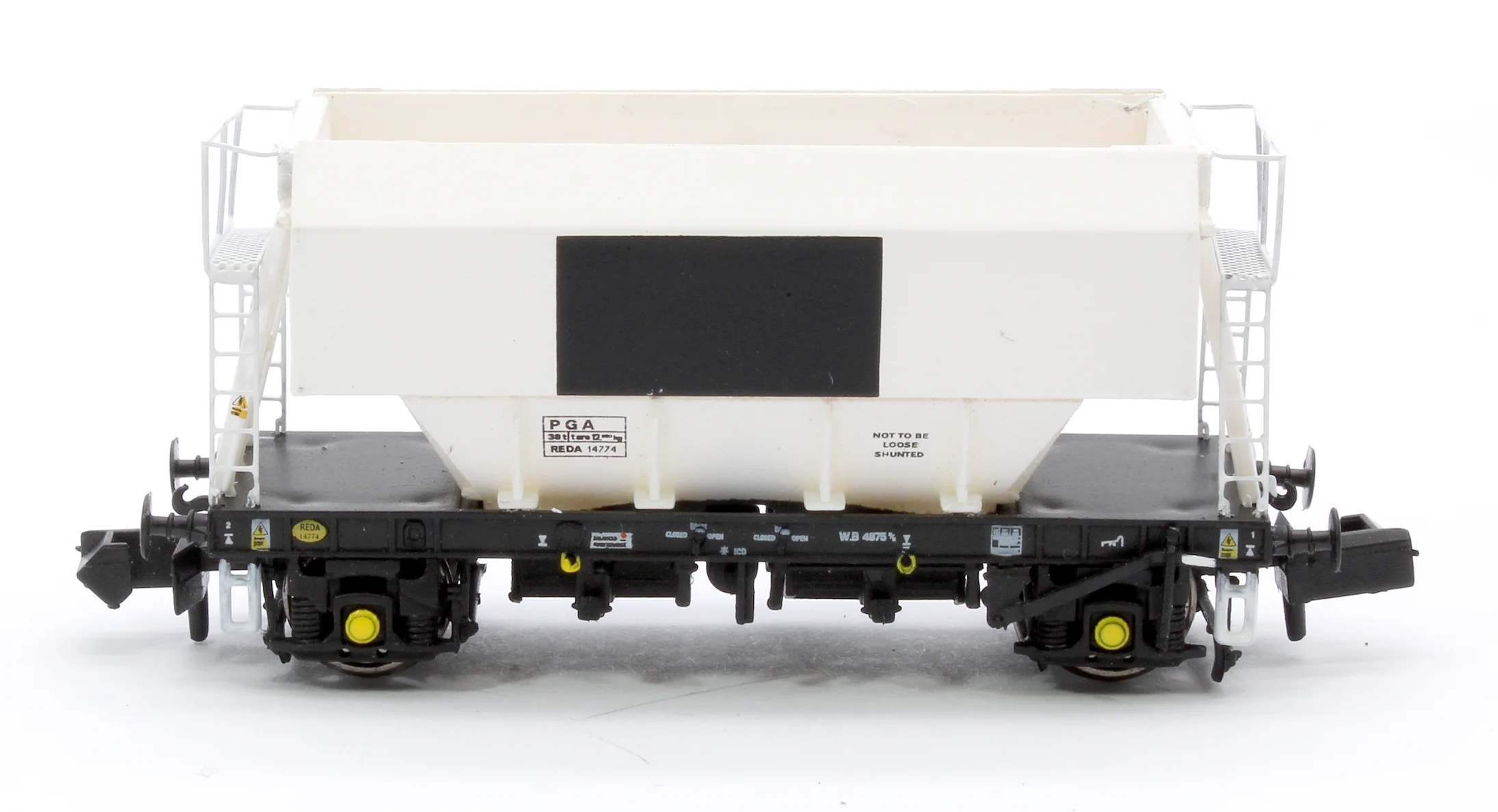 CM PG012 N (WP) TP (A) Set of 3 PGA 51T Hopper Wagons (White with Patch) - Image 8