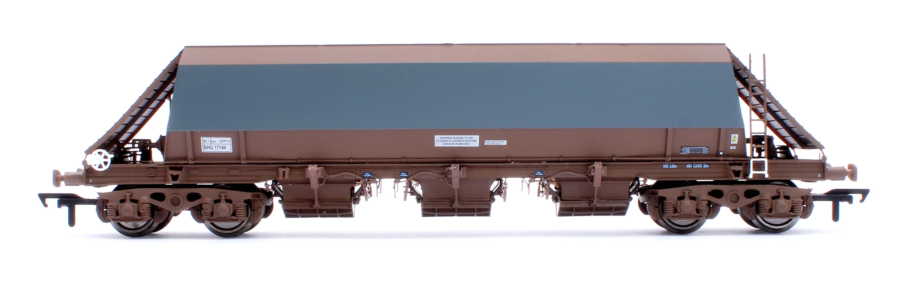 CM_JG010B_(MU)_TP_(A) Modern Unbranded (Grey) Bardon PHA/JGA Hopper Wagon - Weathered (Triple Pack) - Image 5