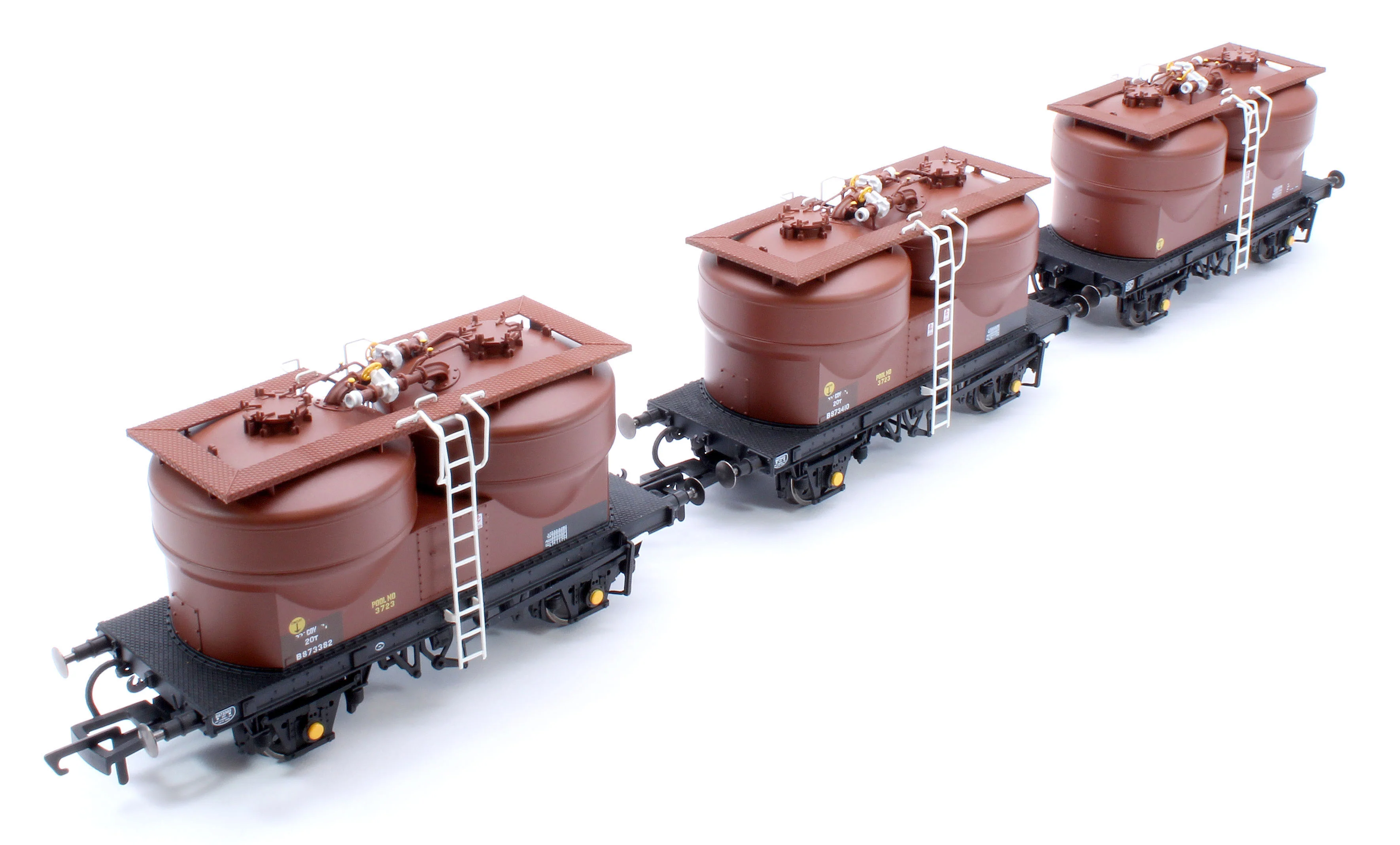 C3042A Set of 3 Prestwin Silo Wagons in BR Bauxite - TOPS - Image 10