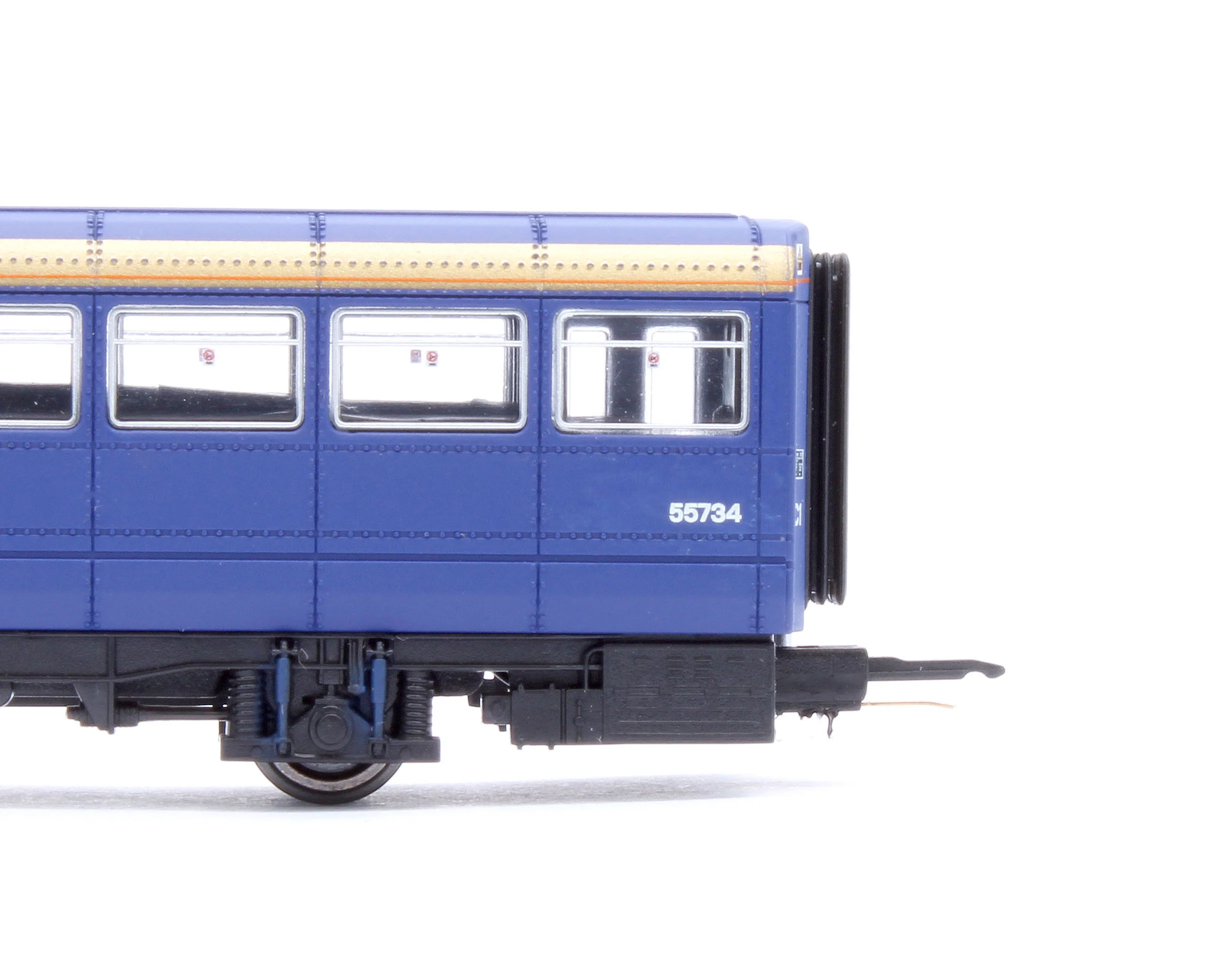 2D-142-009D Class 142 First Great Western Blue/Gold DMU 142070 - DCC Fitted - Image 11