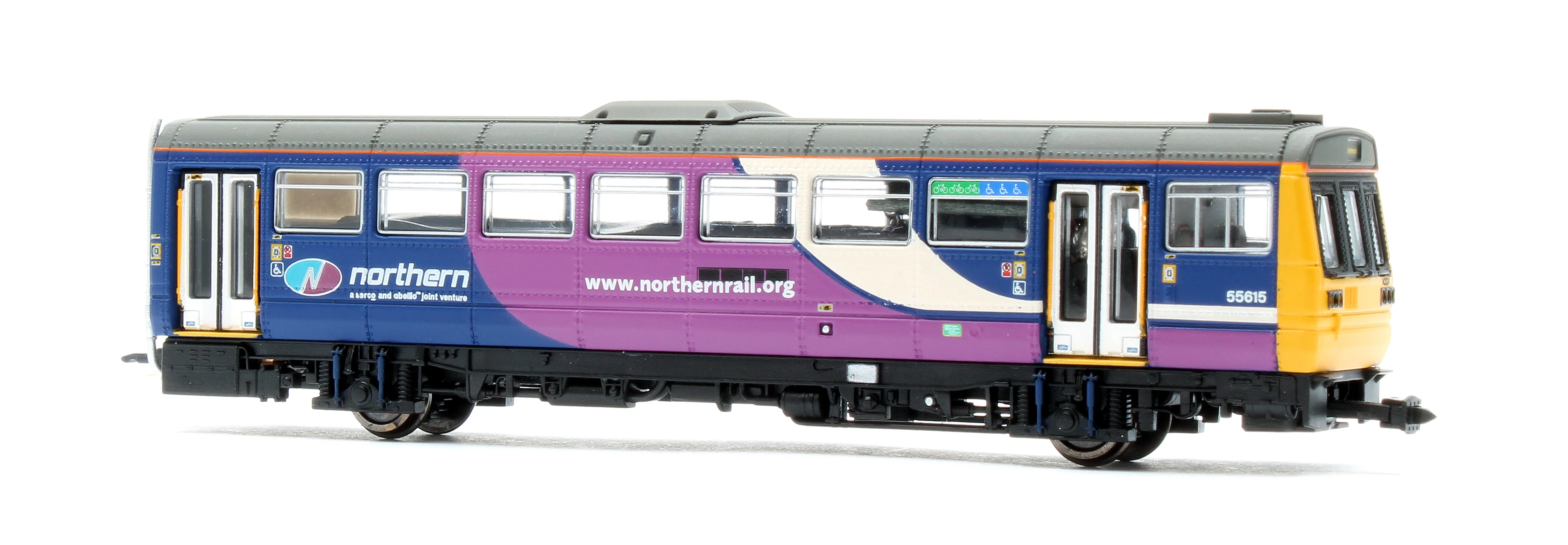 2D-142-006 Class 142 Northern Rail 142024 DMU - Image 4