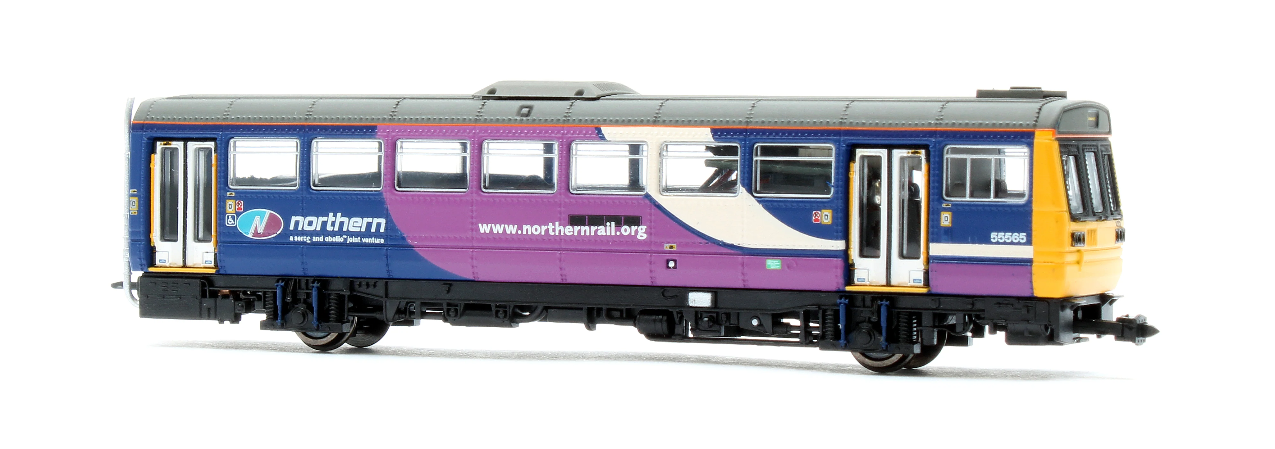 2D-142-006 Class 142 Northern Rail 142024 DMU - Image 8