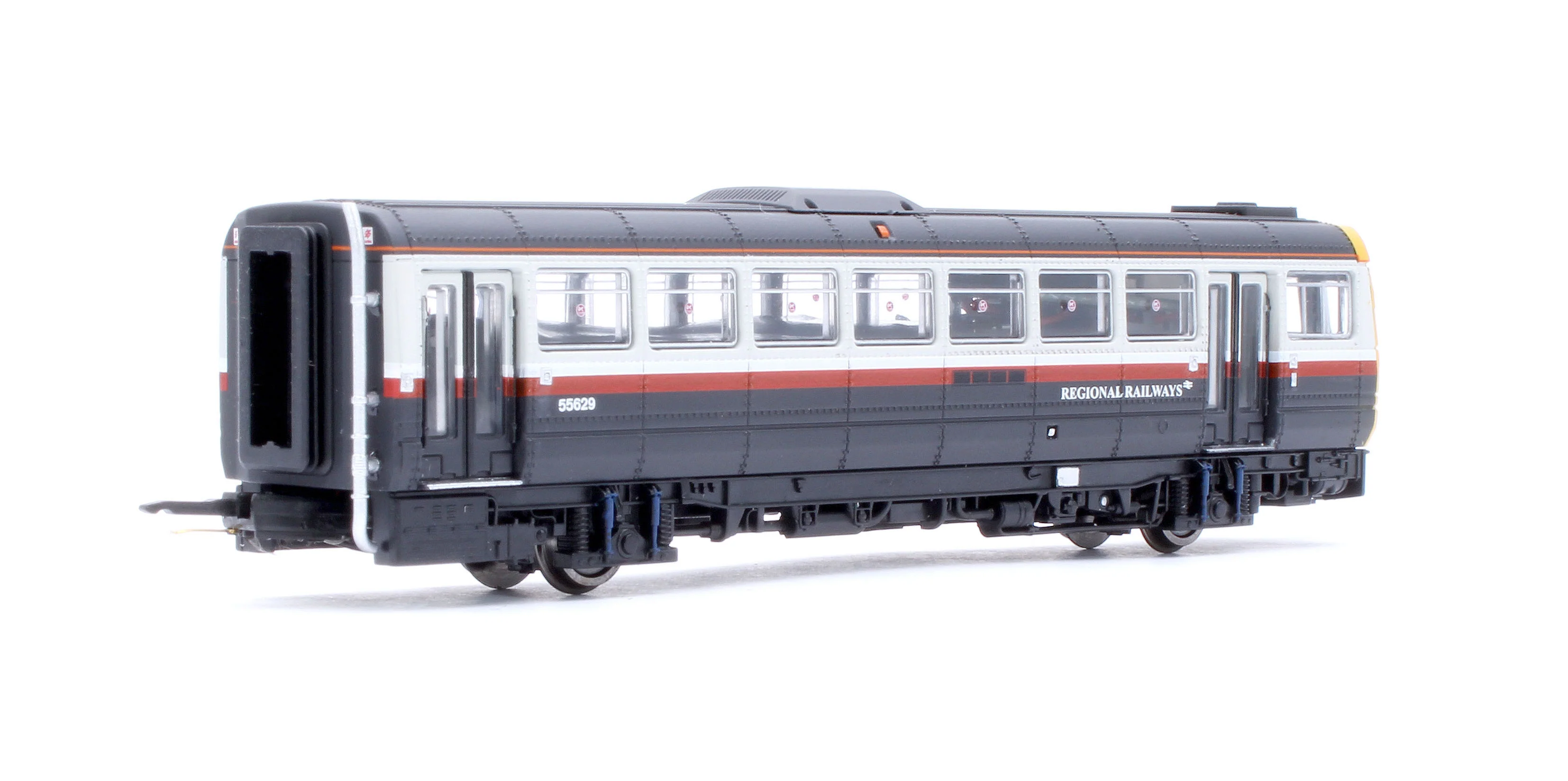 2D-142-008 Class 142 Regional Railways Red/Grey/White DMU 142038 - Image 6