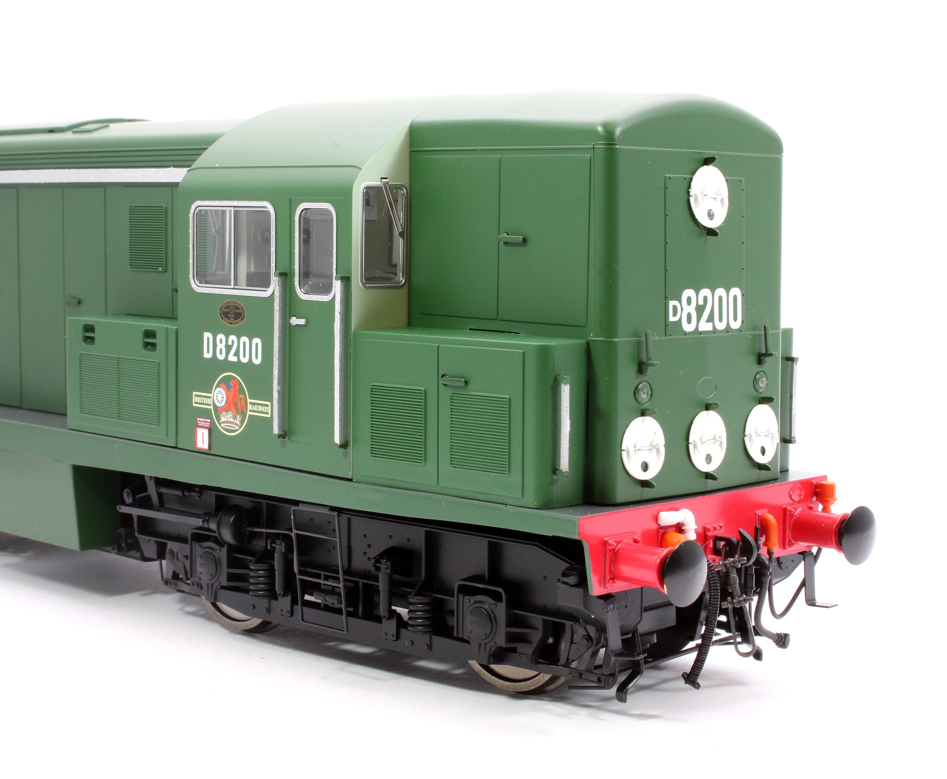 E84703 Class 15 D8200 BR Green (Late Crest) Diesel Locomotive - Image 7