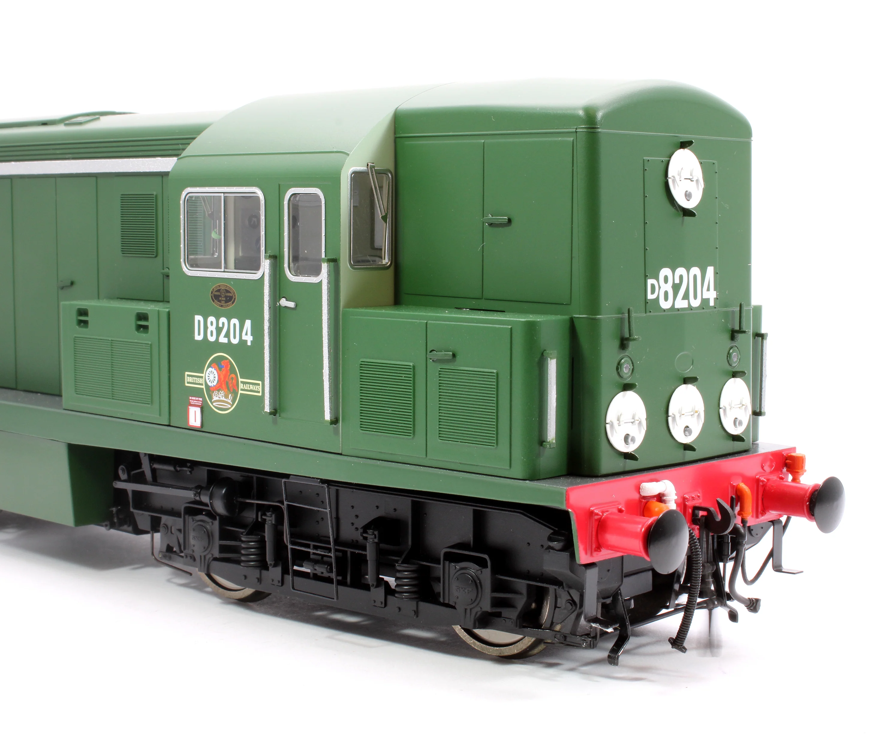 E84704 Class 15 D8204 BR Green (Late Crest) Diesel Locomotive - Image 6