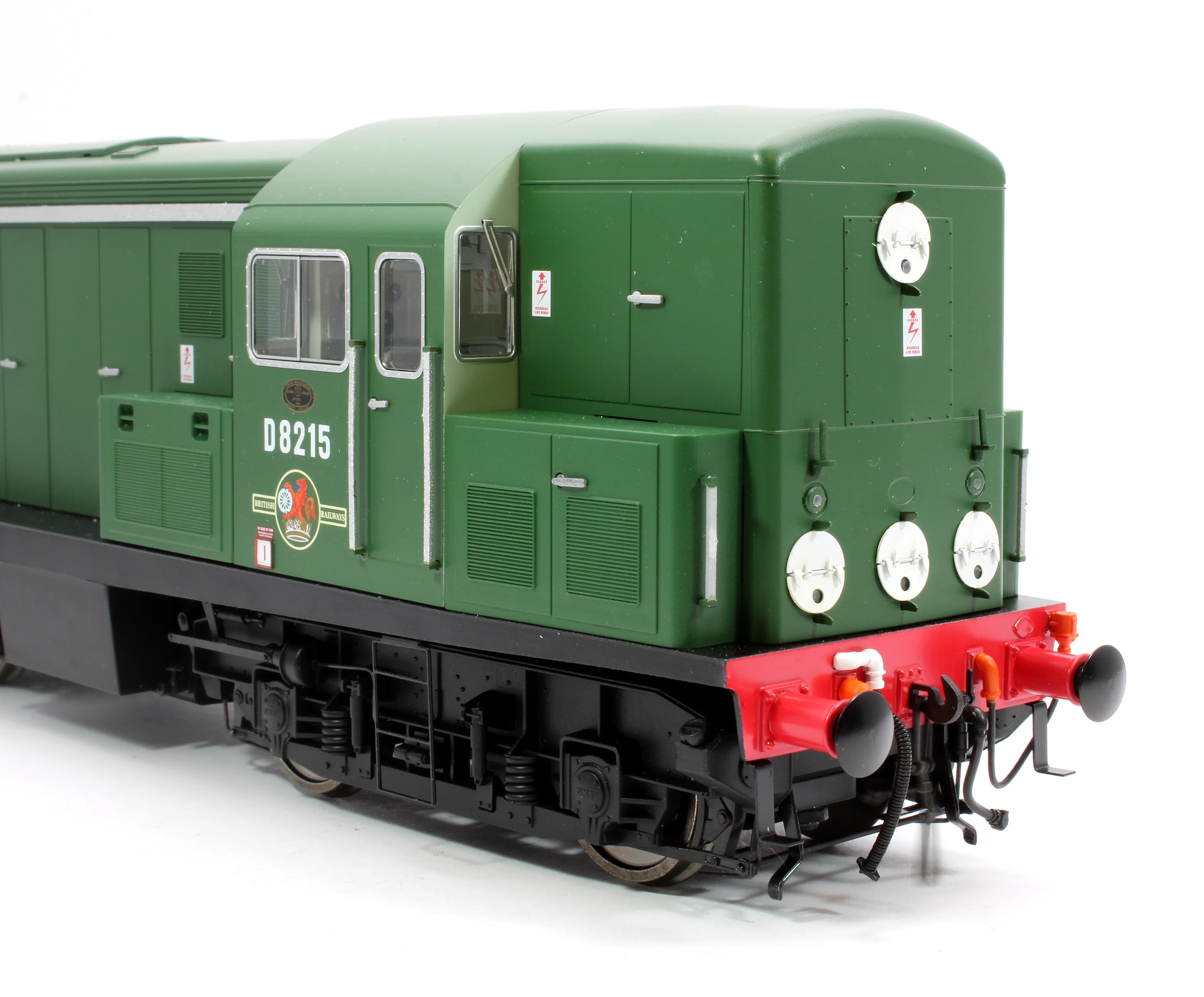E84702 Class 15 D8215 BR Green (Late Crest) Diesel Locomotive - Image 7