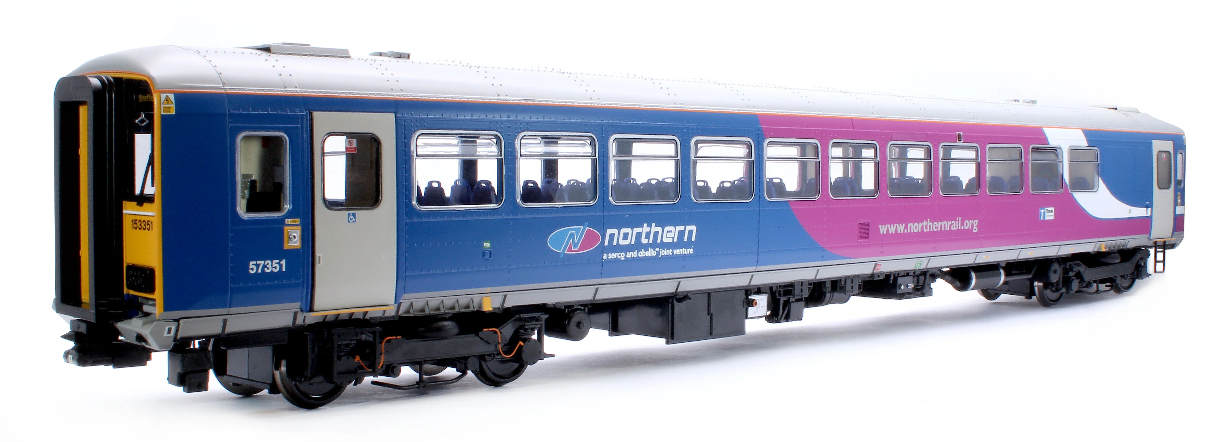 53251 Class 153 Northern ‘Swoosh’ 153351 Diesel Locomotive - Image 3