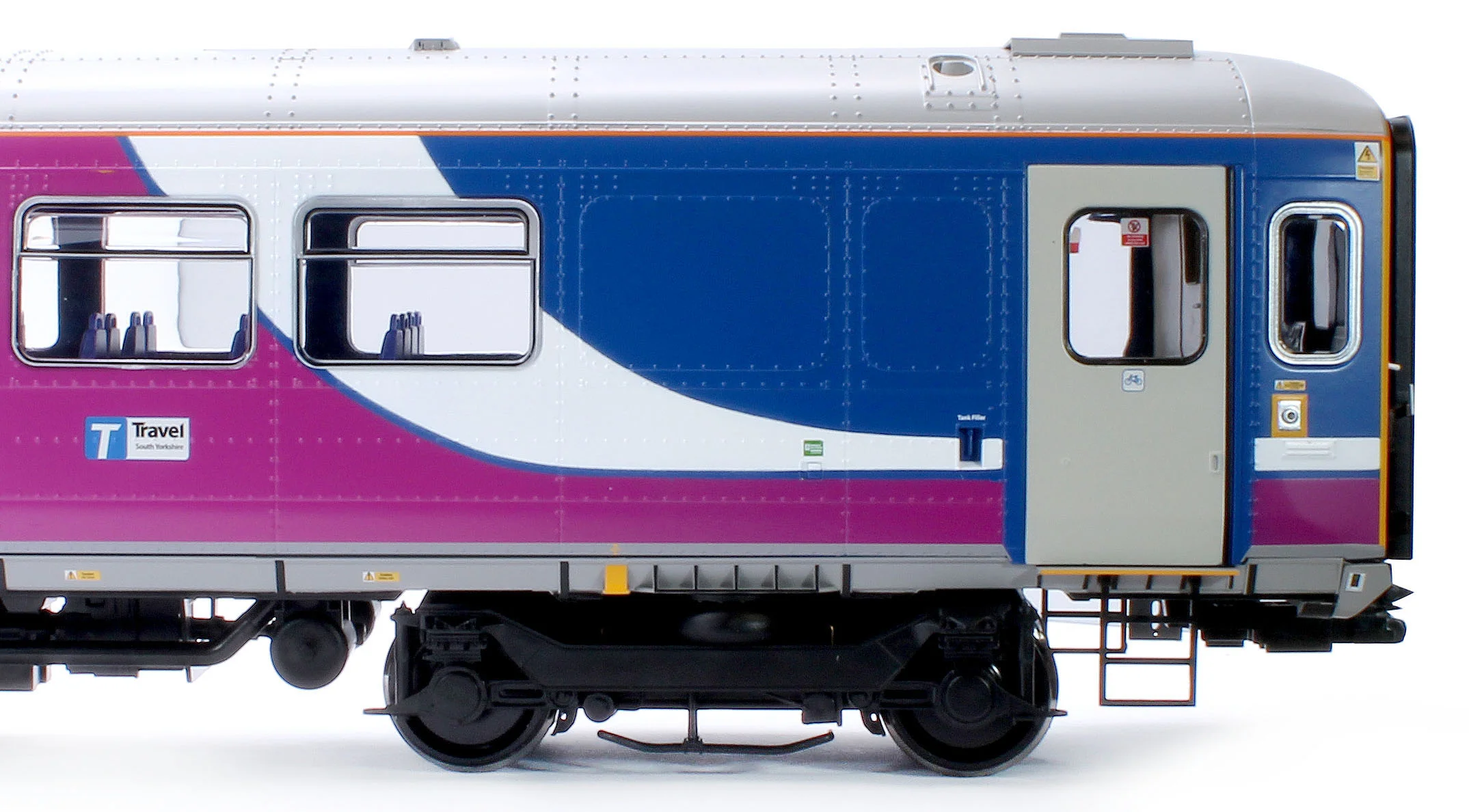 53251 Class 153 Northern ‘Swoosh’ 153351 Diesel Locomotive - Image 7