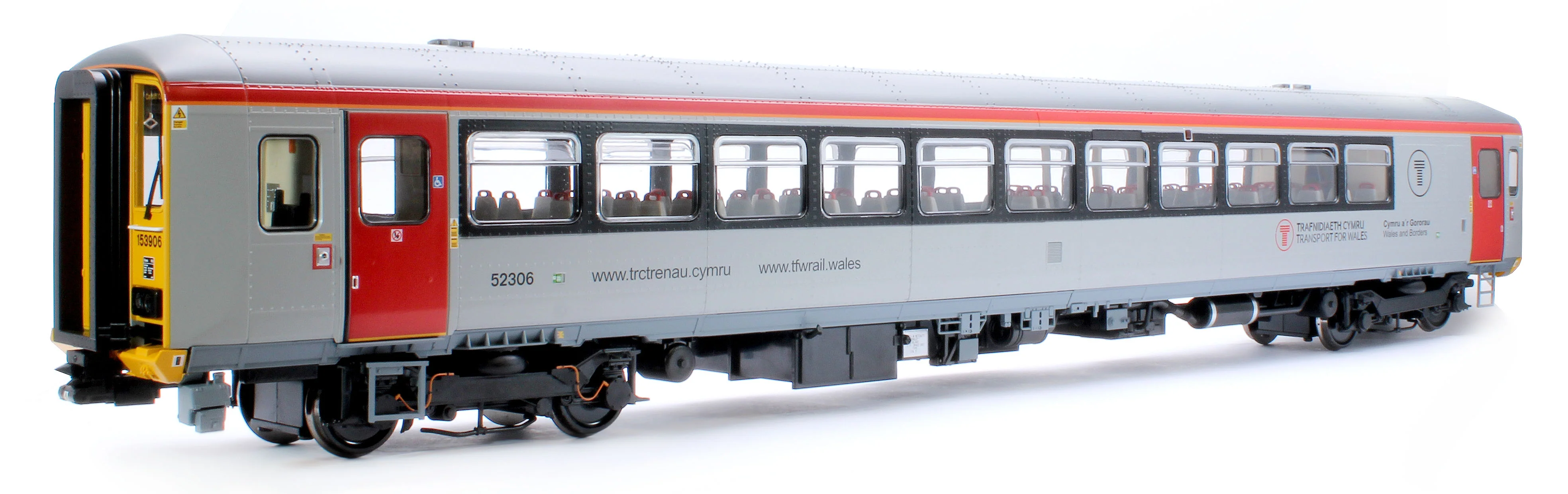 53271 Class 153 Transport for Wales Grey/Red 153906 Diesel Locomotive - Image 3