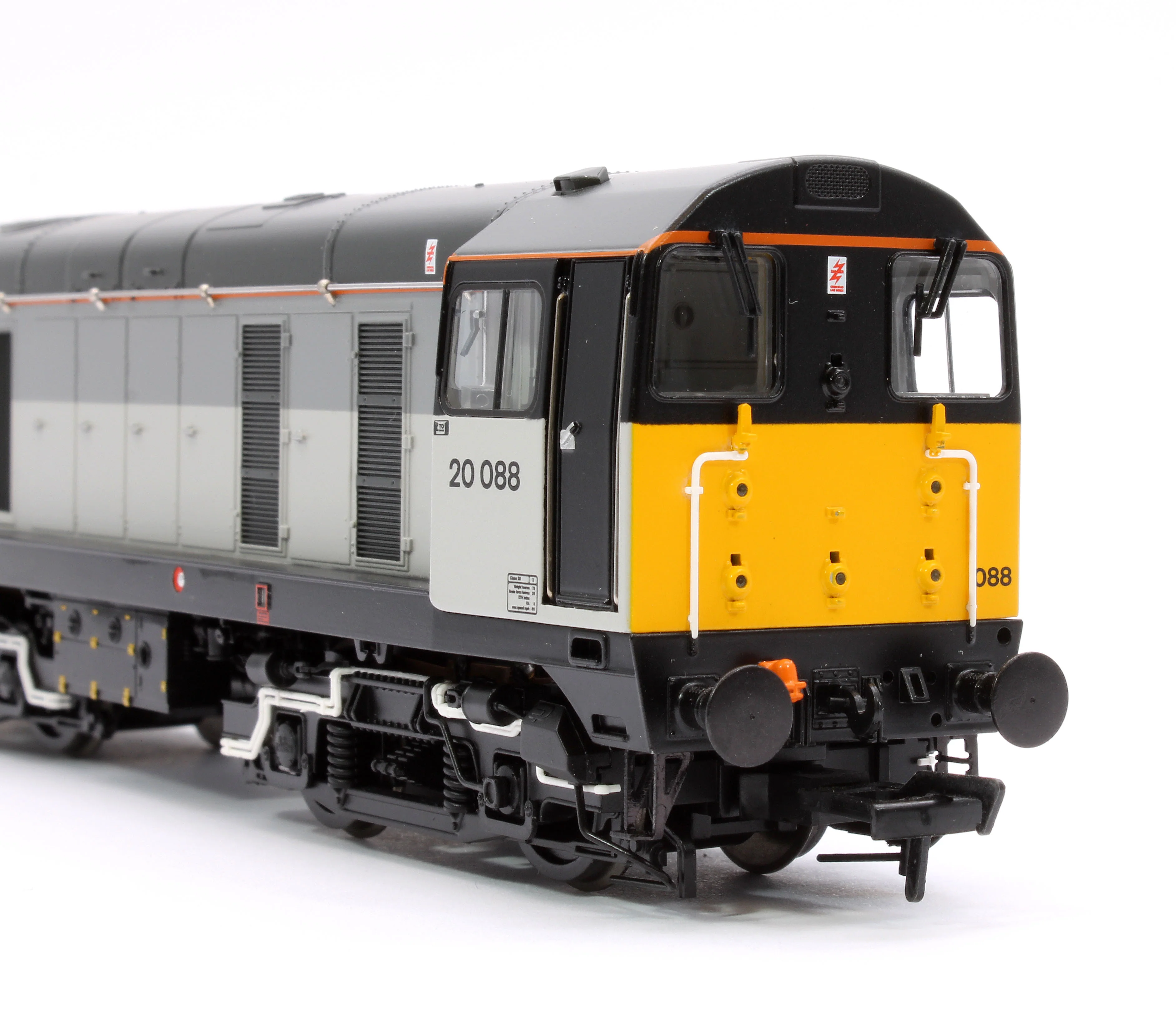 35-361 Class 20/0 Disc Headcode 20088 BR Railfreight Sector Unbranded Diesel Locomotive - Image 9