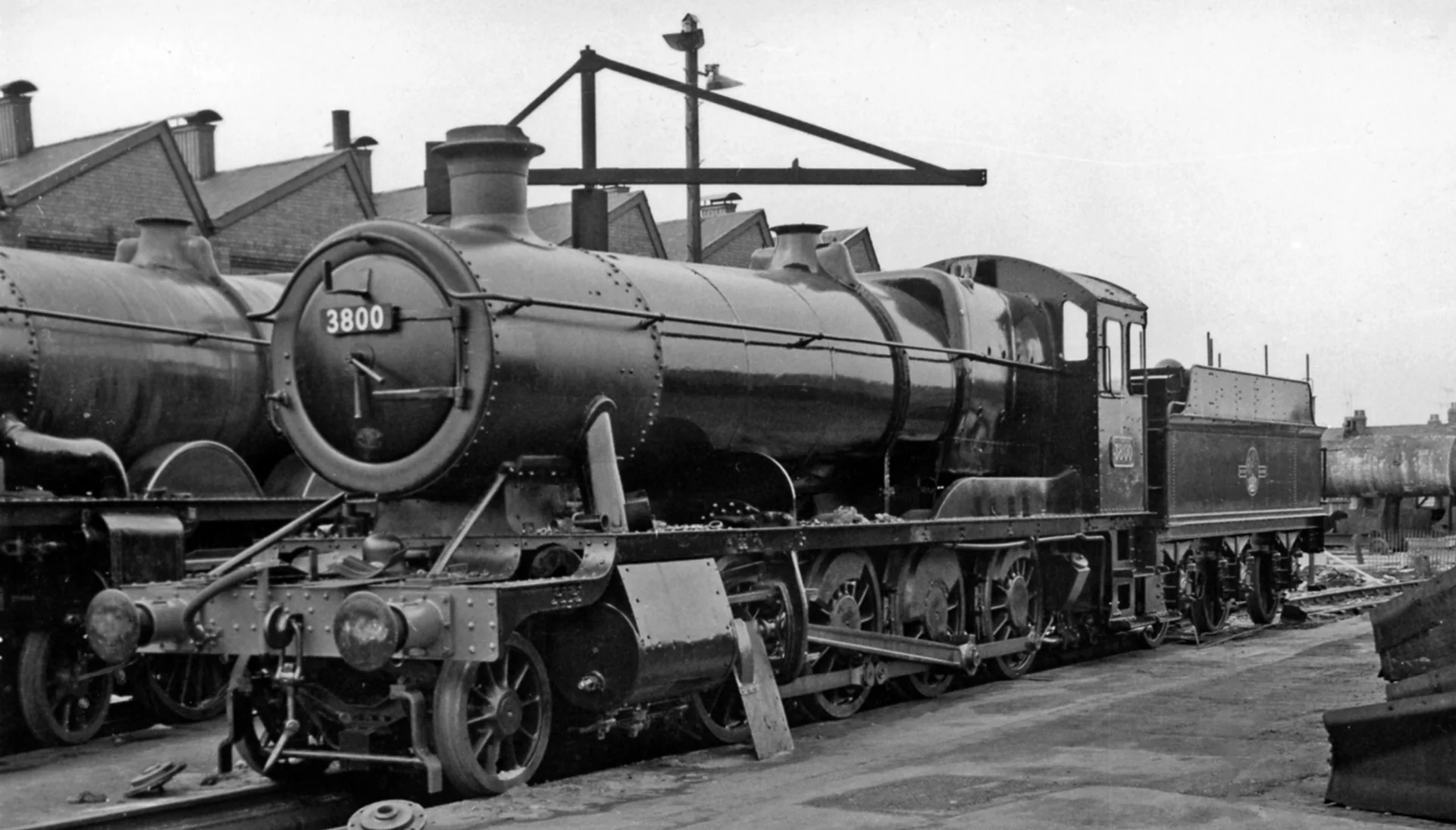 4S-009-007D Class 28xx / 2884 2851 BR Late Crest Black 2-8-0 Steam Locomotive - DCC Fitted - Image 4