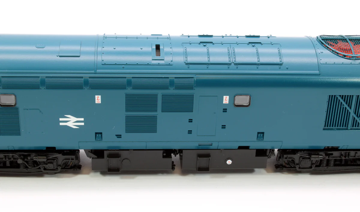 35-303 Pre-Owned Class 37/0 Centre Headcode 37305 BR Blue Diesel Locomotive - Image 10