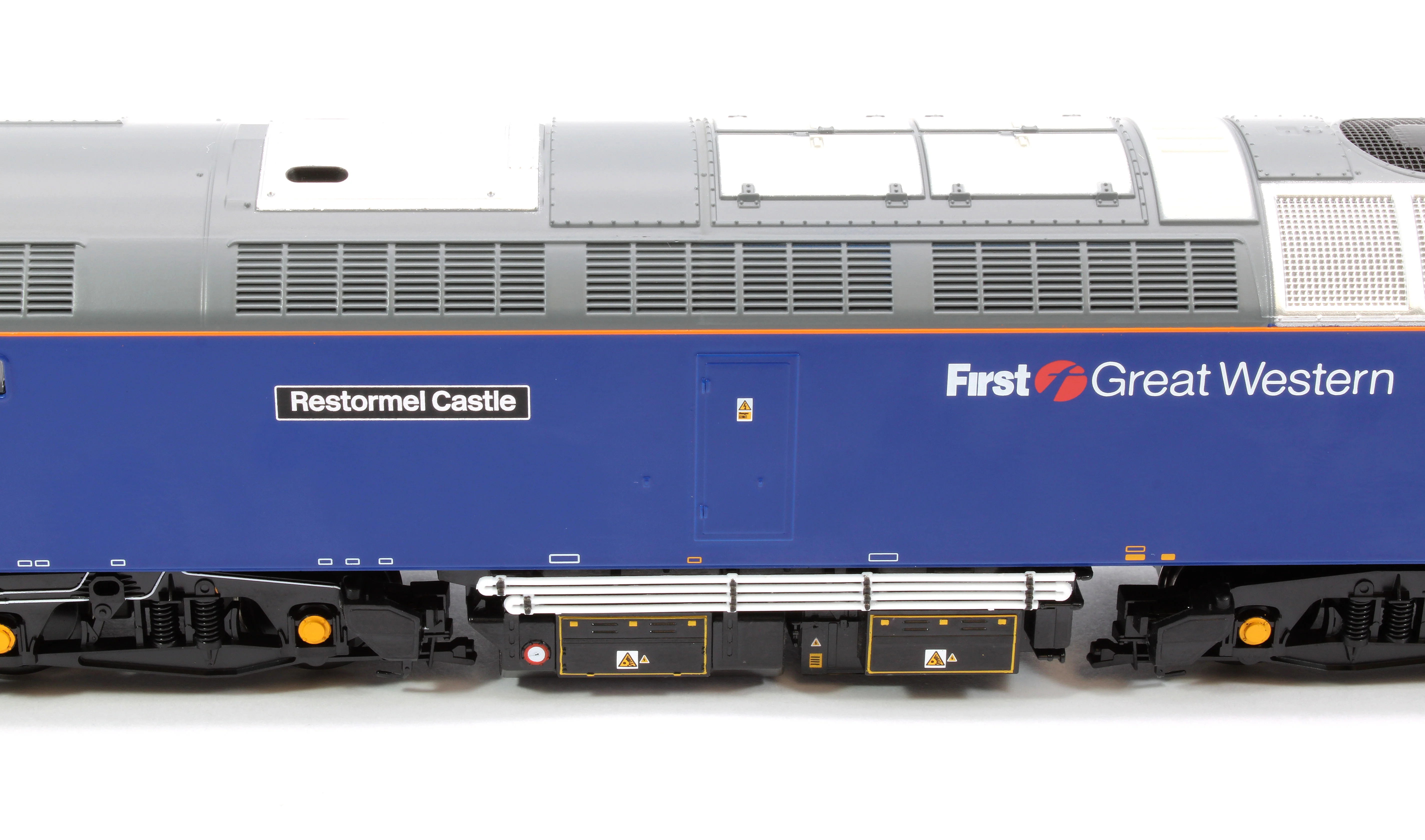 GM4240601 Class 57 602 'Restormel Castle' First Great Western Blue Diesel Locomotive - Image 10