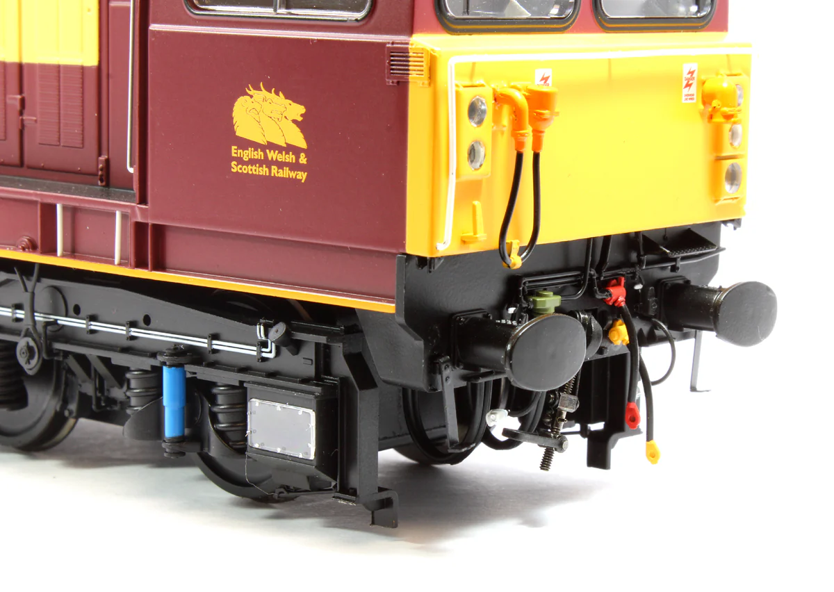 5854 Class 58 EWS Red/Gold Diesel Locomotive - Image 8