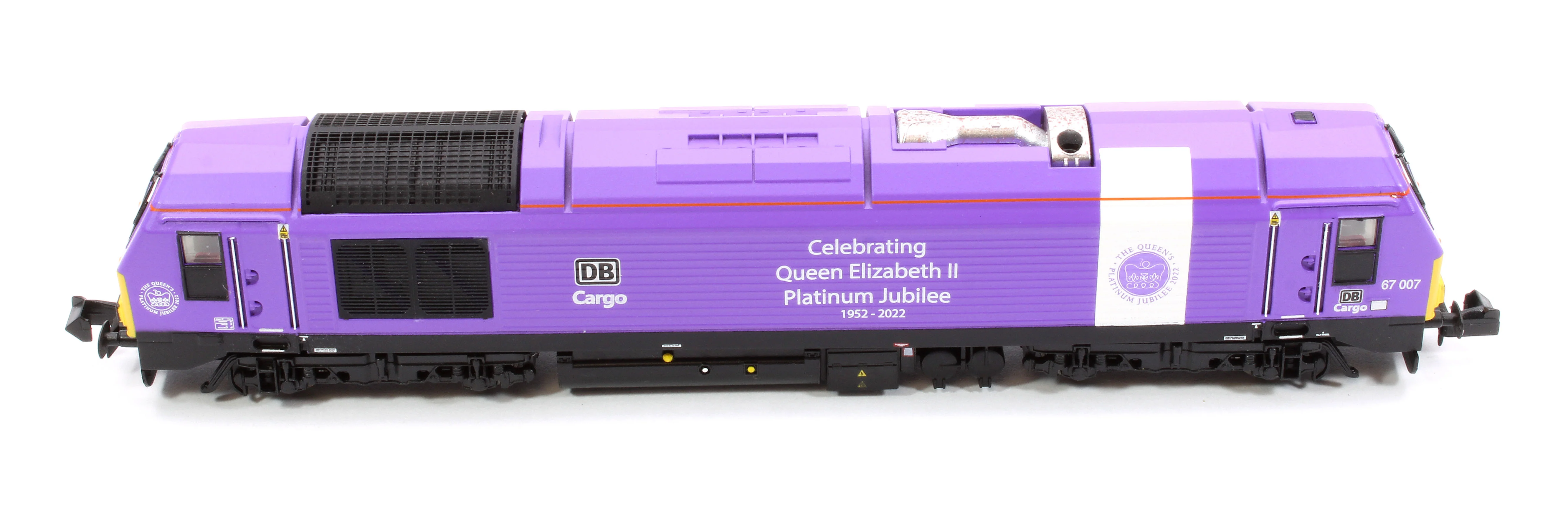 2D-010-016D Class 67 DB Cargo 'Celebrating Queen Elizabeth II Platinum Jubilee' 67007 Diesel Locomotive - DCC Fitted - Image 10