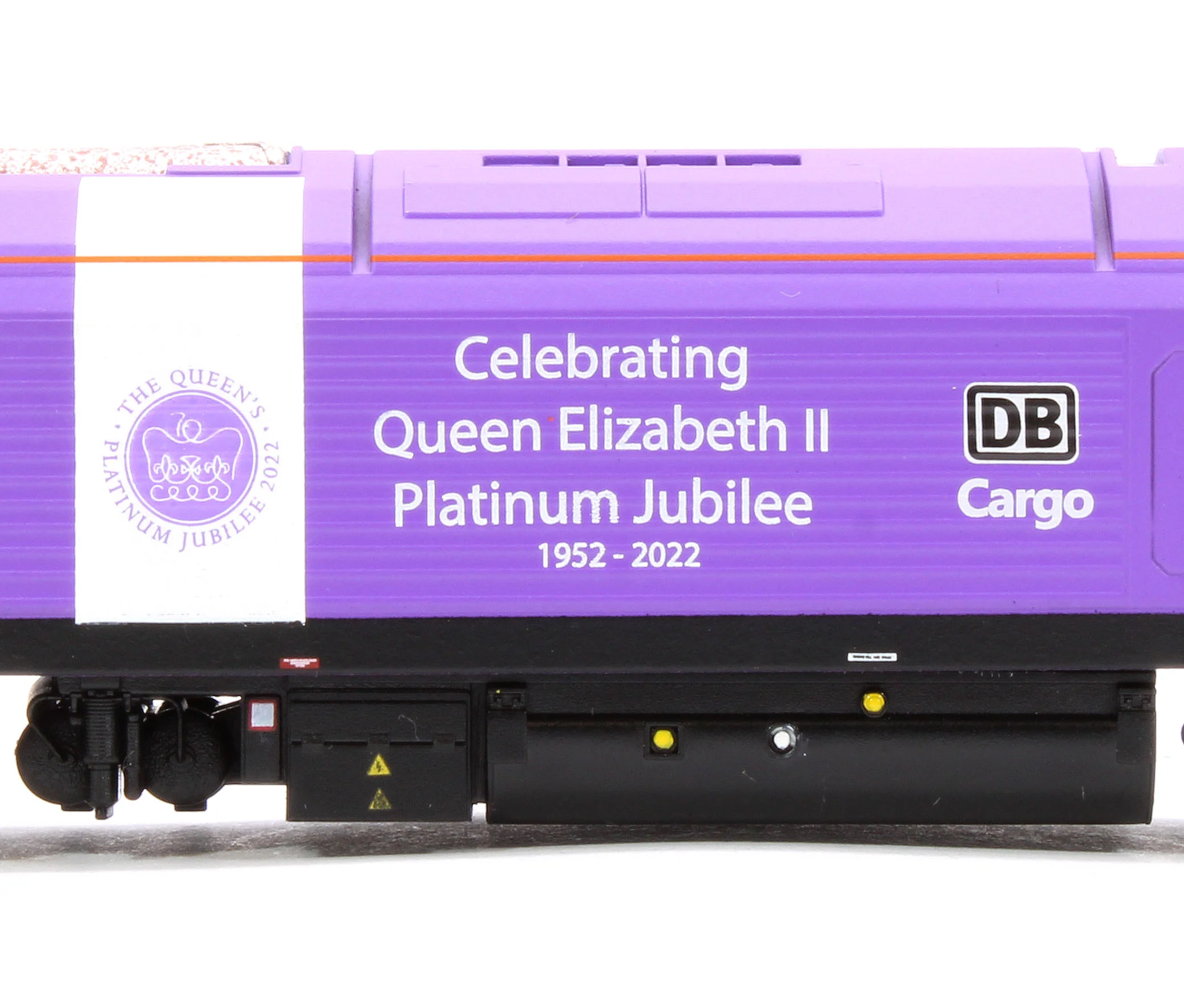 2D-010-016D Class 67 DB Cargo 'Celebrating Queen Elizabeth II Platinum Jubilee' 67007 Diesel Locomotive - DCC Fitted - Image 7