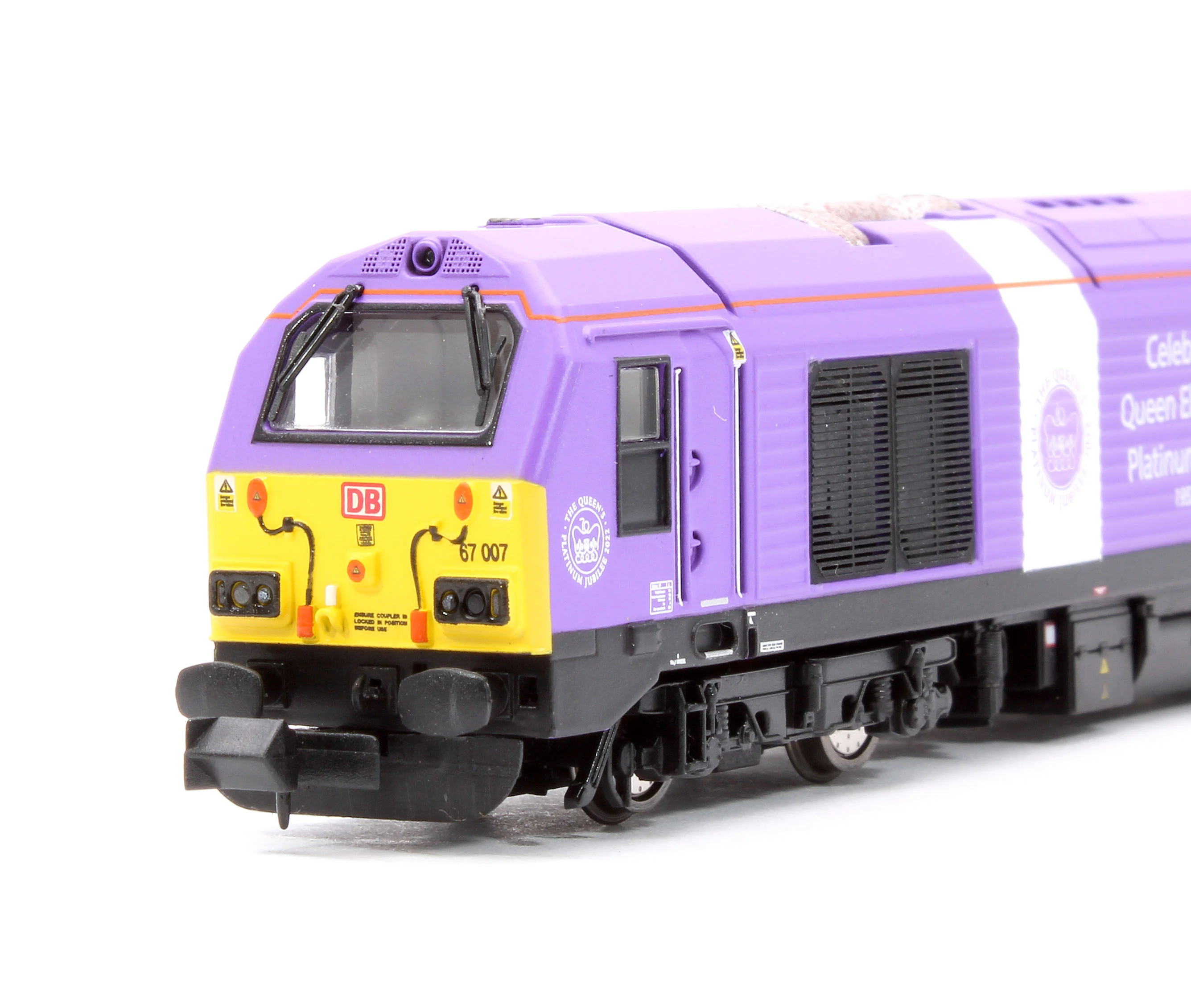 2D-010-016D Class 67 DB Cargo 'Celebrating Queen Elizabeth II Platinum Jubilee' 67007 Diesel Locomotive - DCC Fitted - Image 8