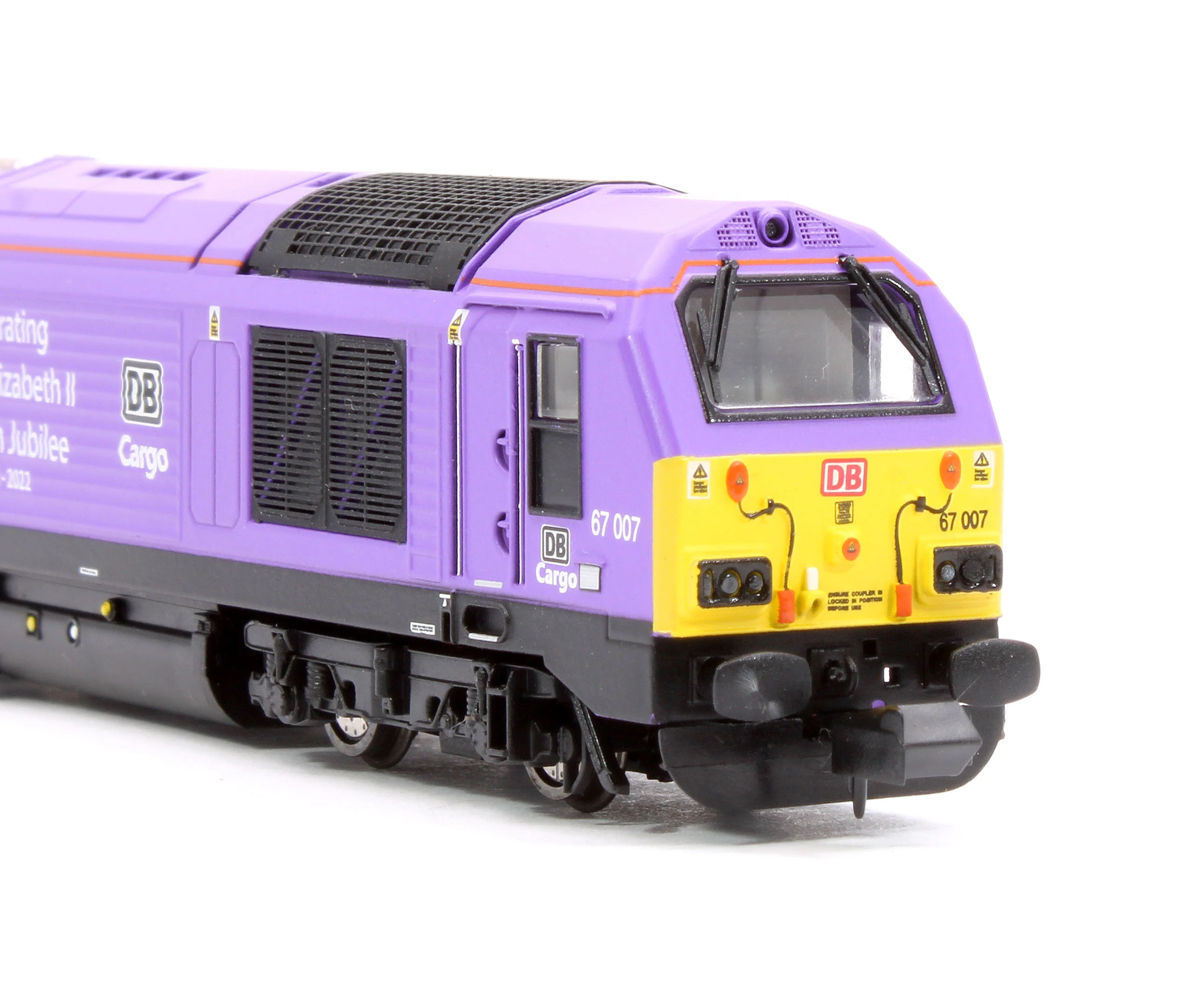 2D-010-016D Class 67 DB Cargo 'Celebrating Queen Elizabeth II Platinum Jubilee' 67007 Diesel Locomotive - DCC Fitted - Image 9
