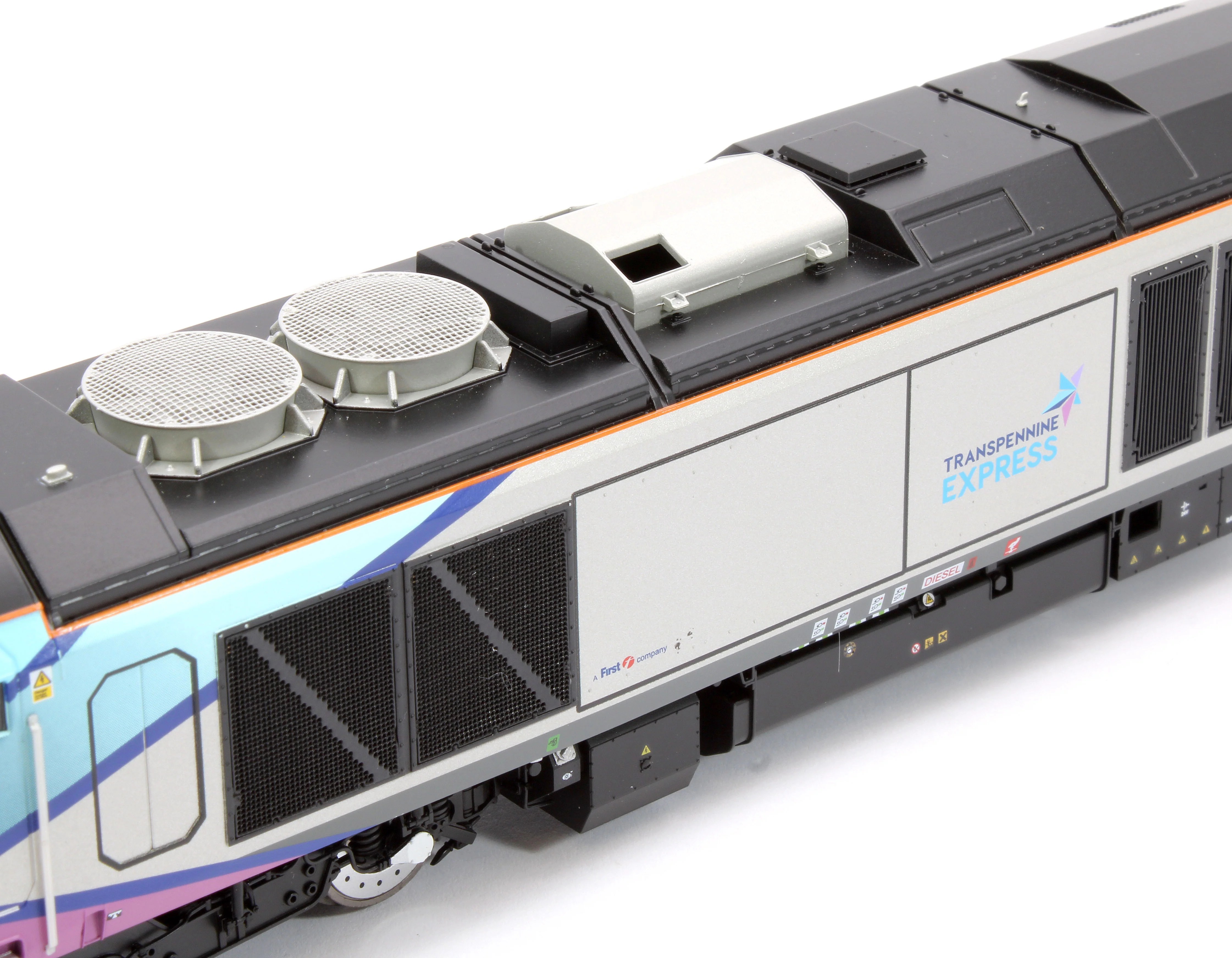 4D-022-024 Class 68 "Enterprise" 68026 Transpenine Express Diesel Locomotive - Image 11