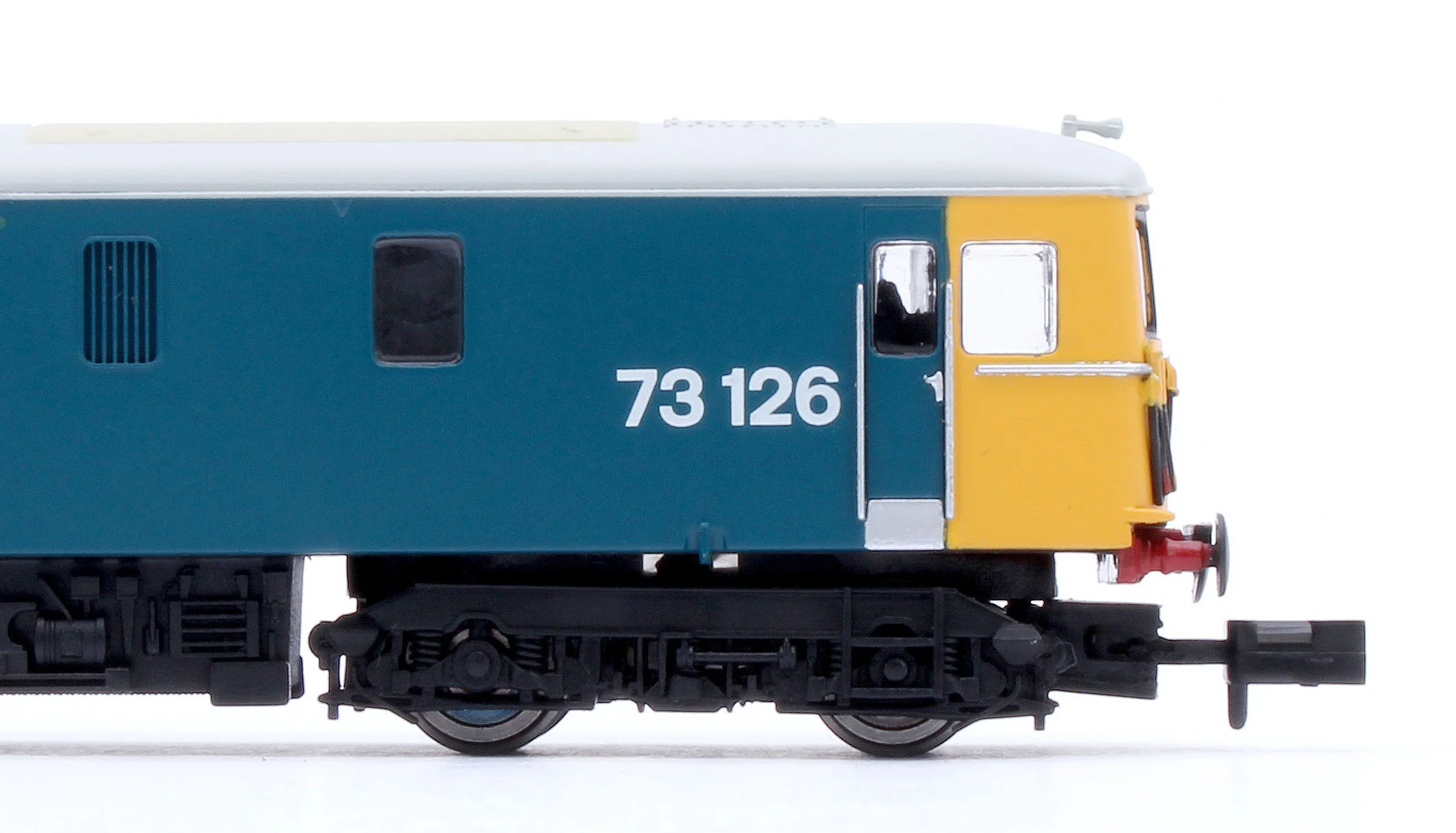 GM2210208 Class 73 126 BR Large Logo Blue Electro Diesel Locomotive - Image 10