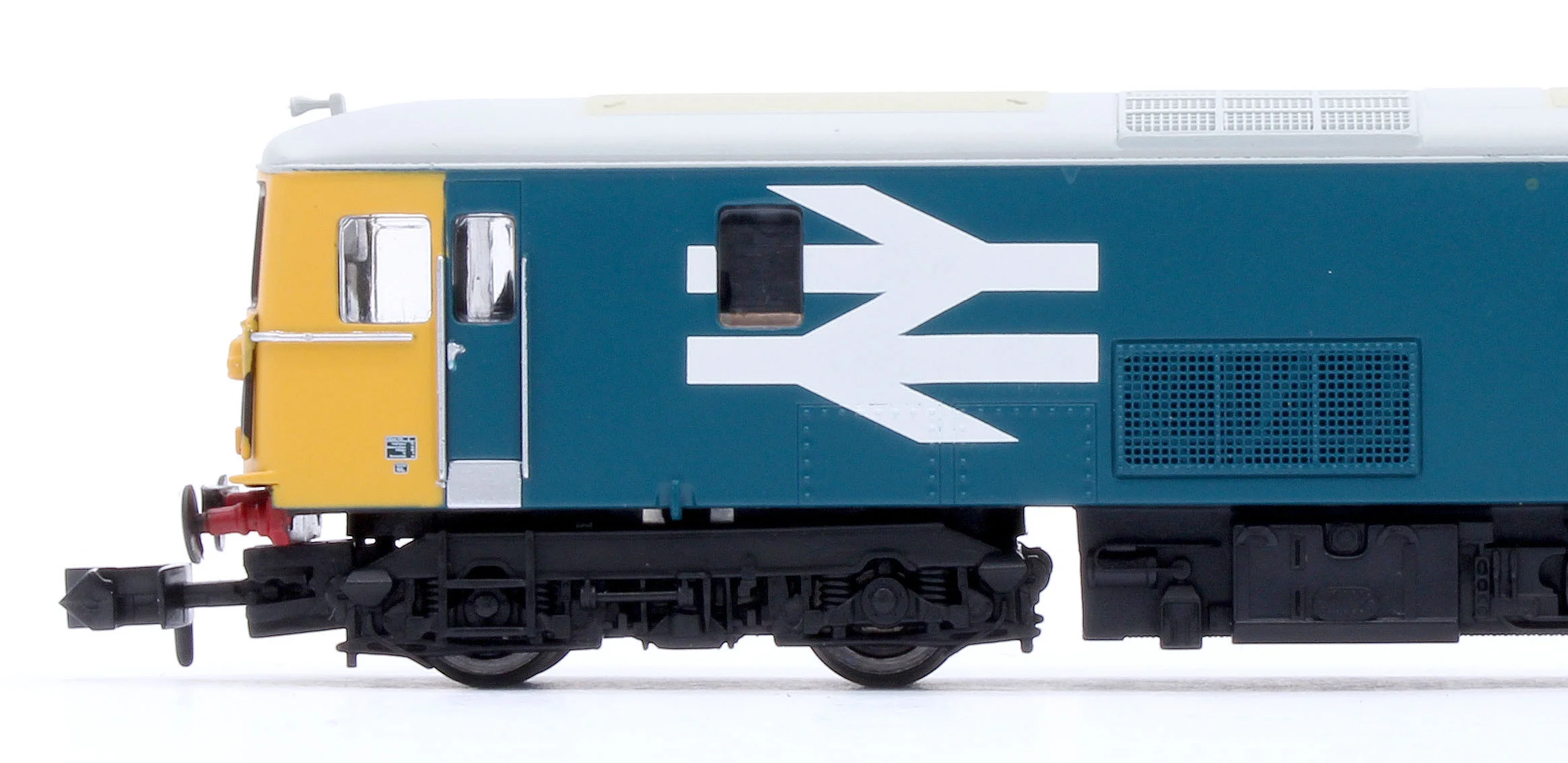 GM2210208 Class 73 126 BR Large Logo Blue Electro Diesel Locomotive - Image 9