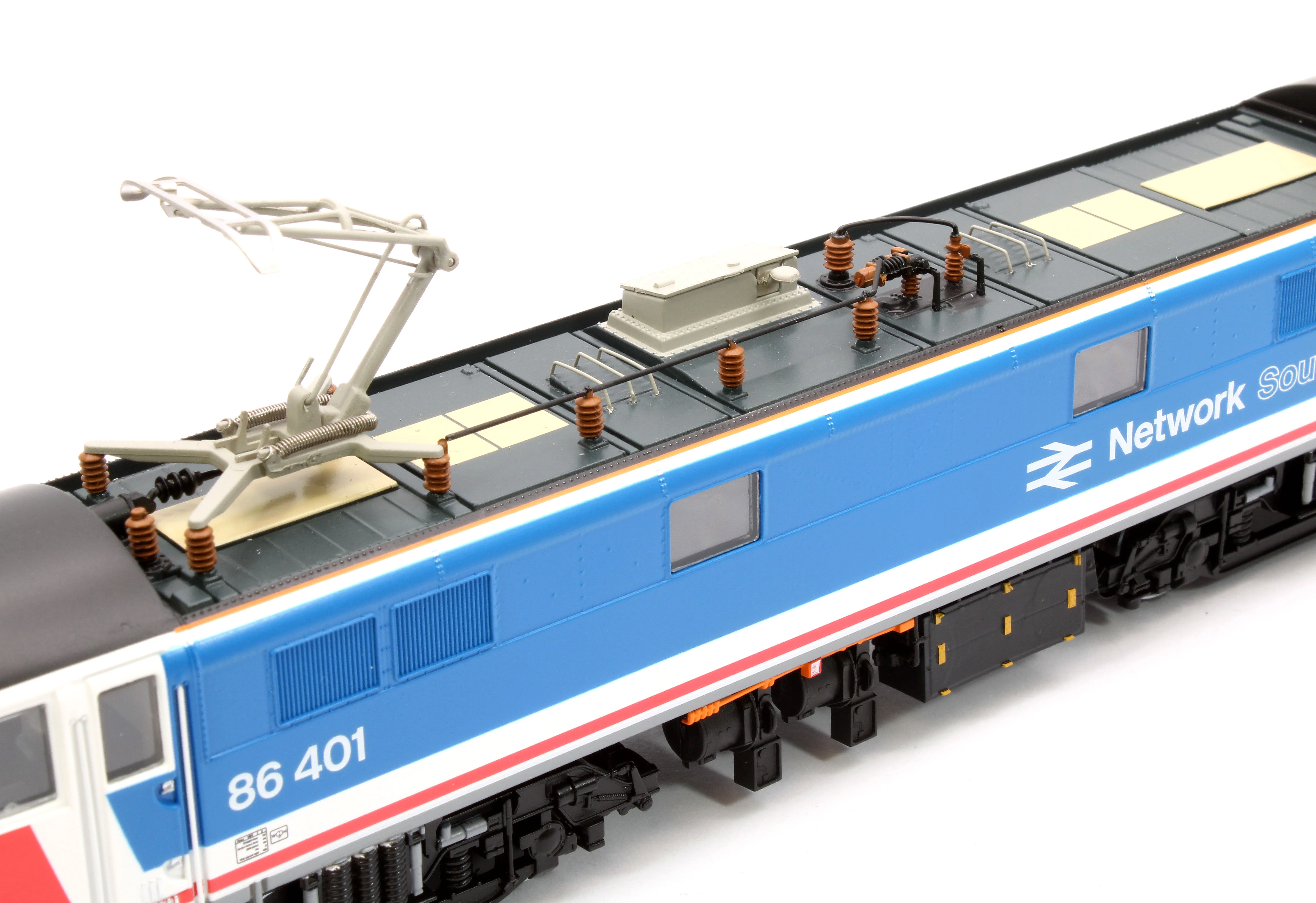 GM4240303 Class 86 401 Network SouthEast Diesel Locomotive - Image 11