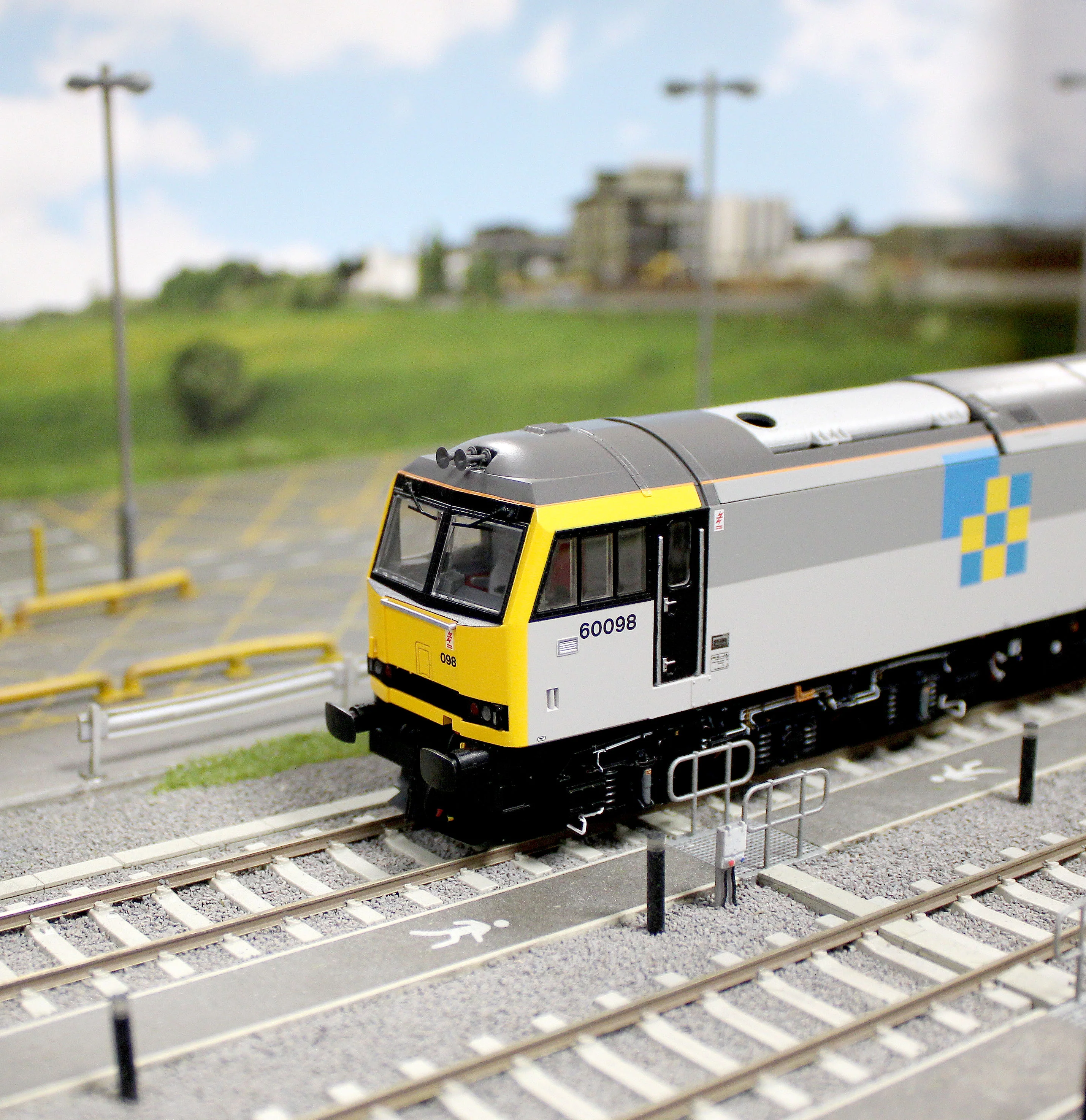 CM-60098-TGCN SF Class 60 098 “Charles Francis Brush” Construction Sector Diesel Electric Locomotive - DCC Sound - Image 13