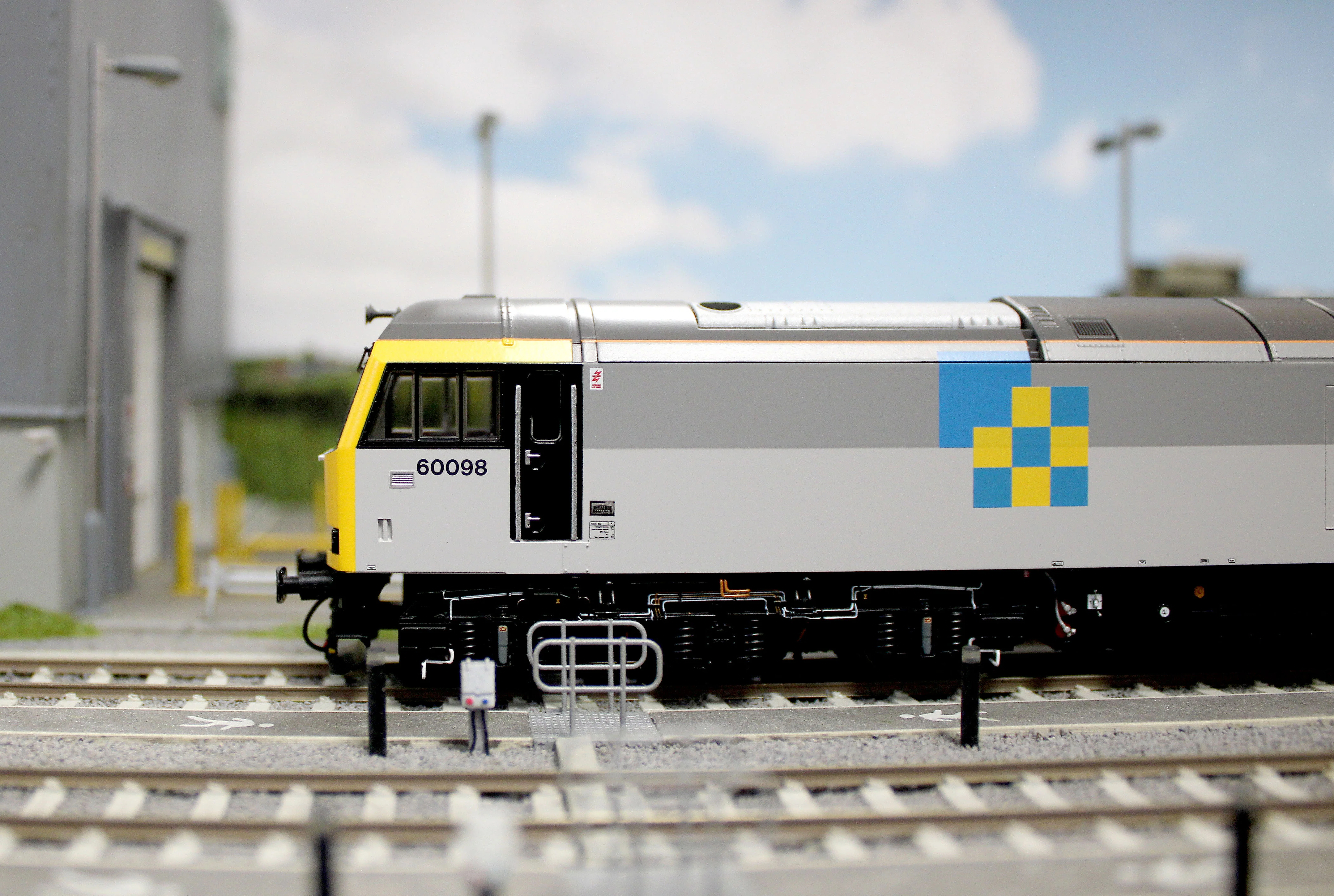 CM-60098-TGCN SF Class 60 098 “Charles Francis Brush” Construction Sector Diesel Electric Locomotive - DCC Sound - Image 14