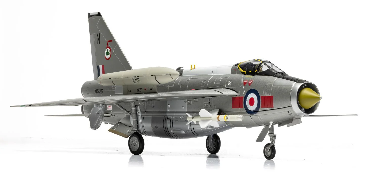 AA28404 English Electric Lightning F.6 XR726/N, RAF No.5 Squadron - Image 9