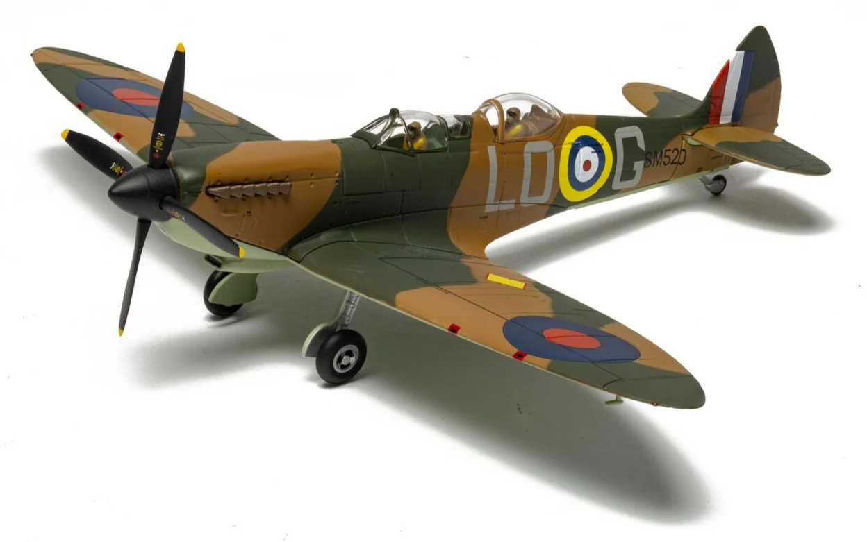 AA29203 Supermarine Spitfire T9, SM520/ LO-G (G-ILDA), RAF No.602 Sqn, Goodwood Aerodrome
