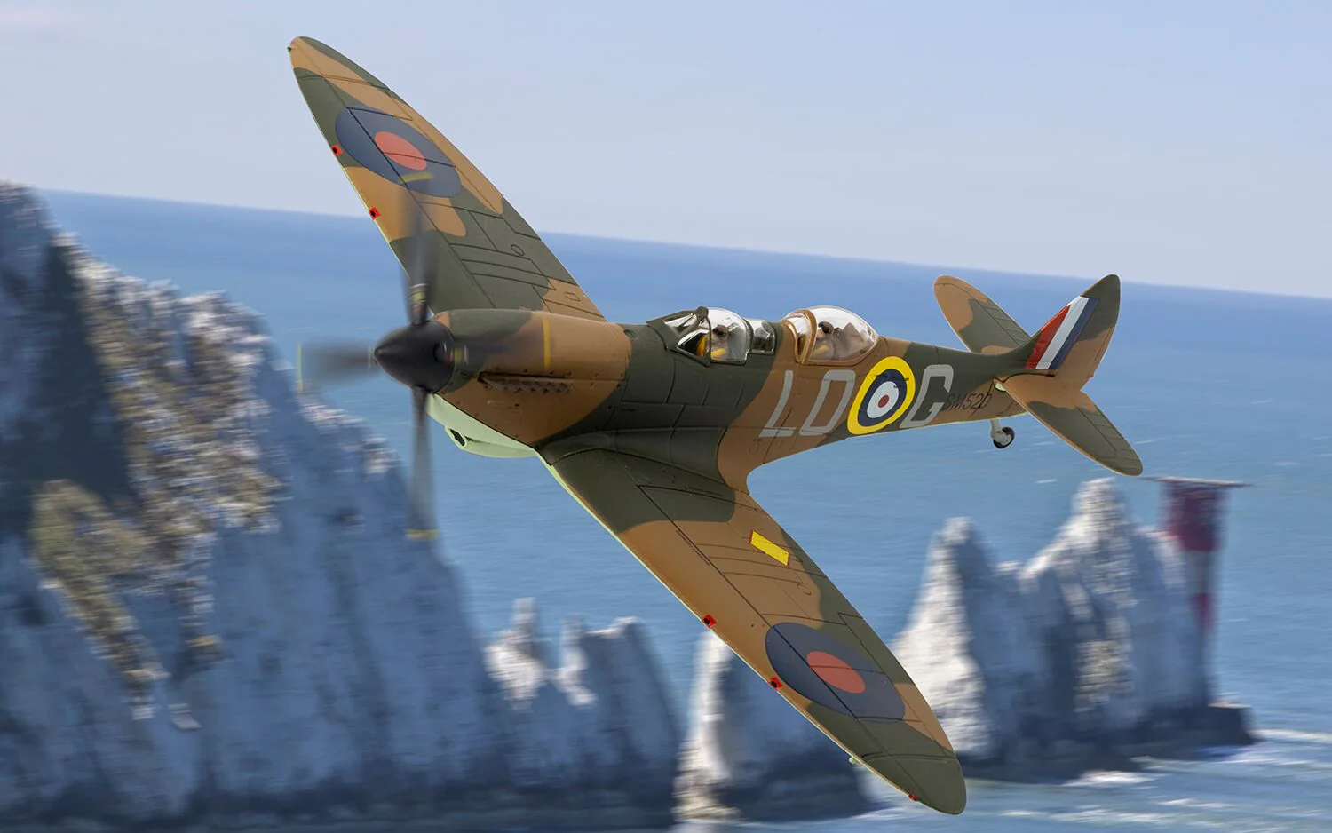 AA29203 Supermarine Spitfire T9, SM520/ LO-G (G-ILDA), RAF No.602 Sqn, Goodwood Aerodrome - Image 7