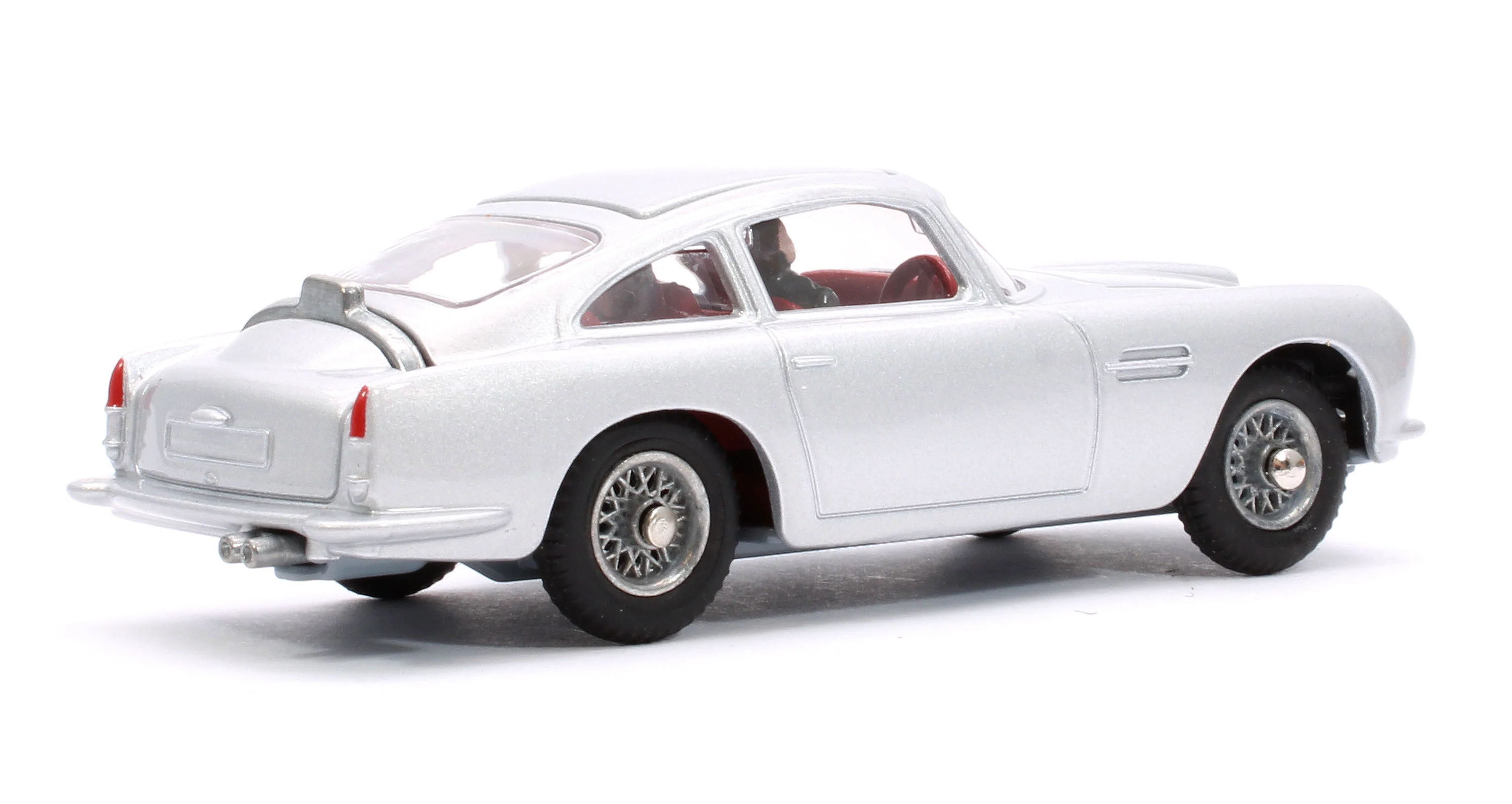 RT26101S James Bond Aston Martin DB5 – Silver - Image 4