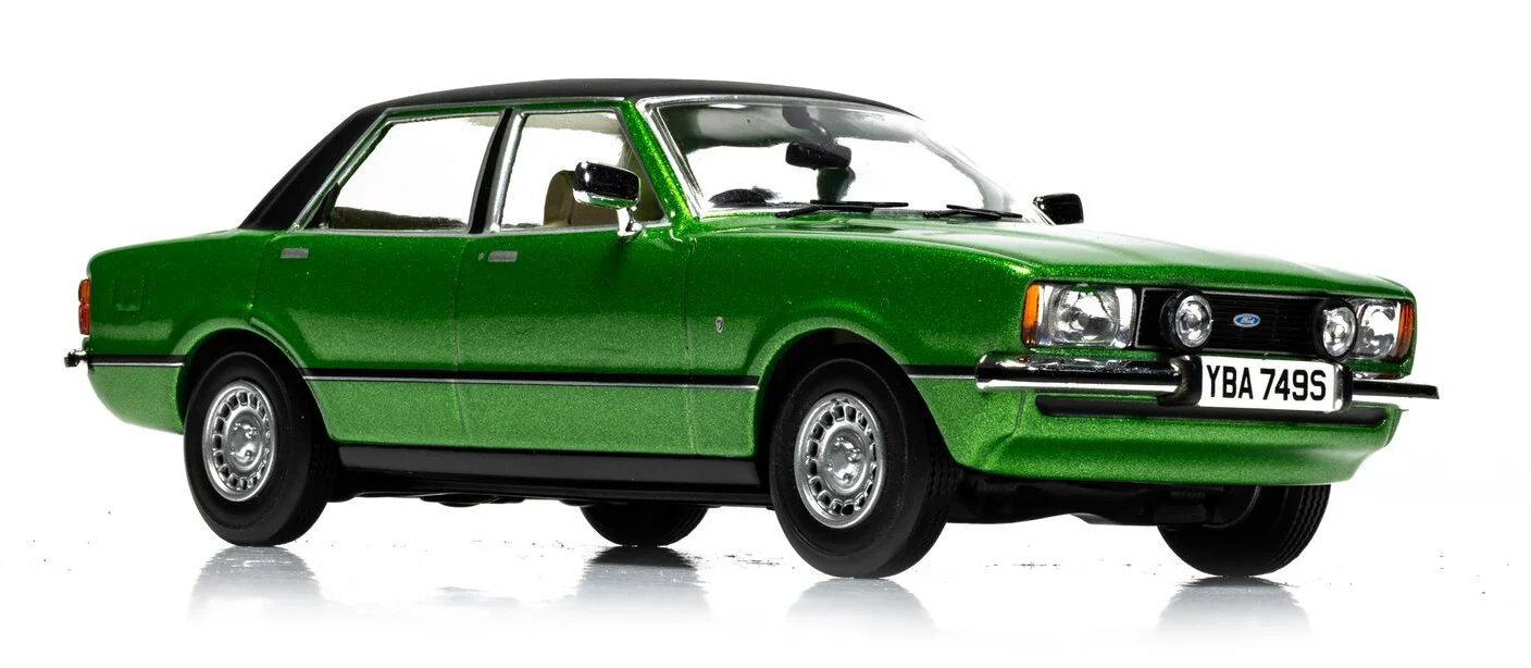 VA11918 Ford Cortina Mk4 2.3 Ghia - Regency Green - Image 2