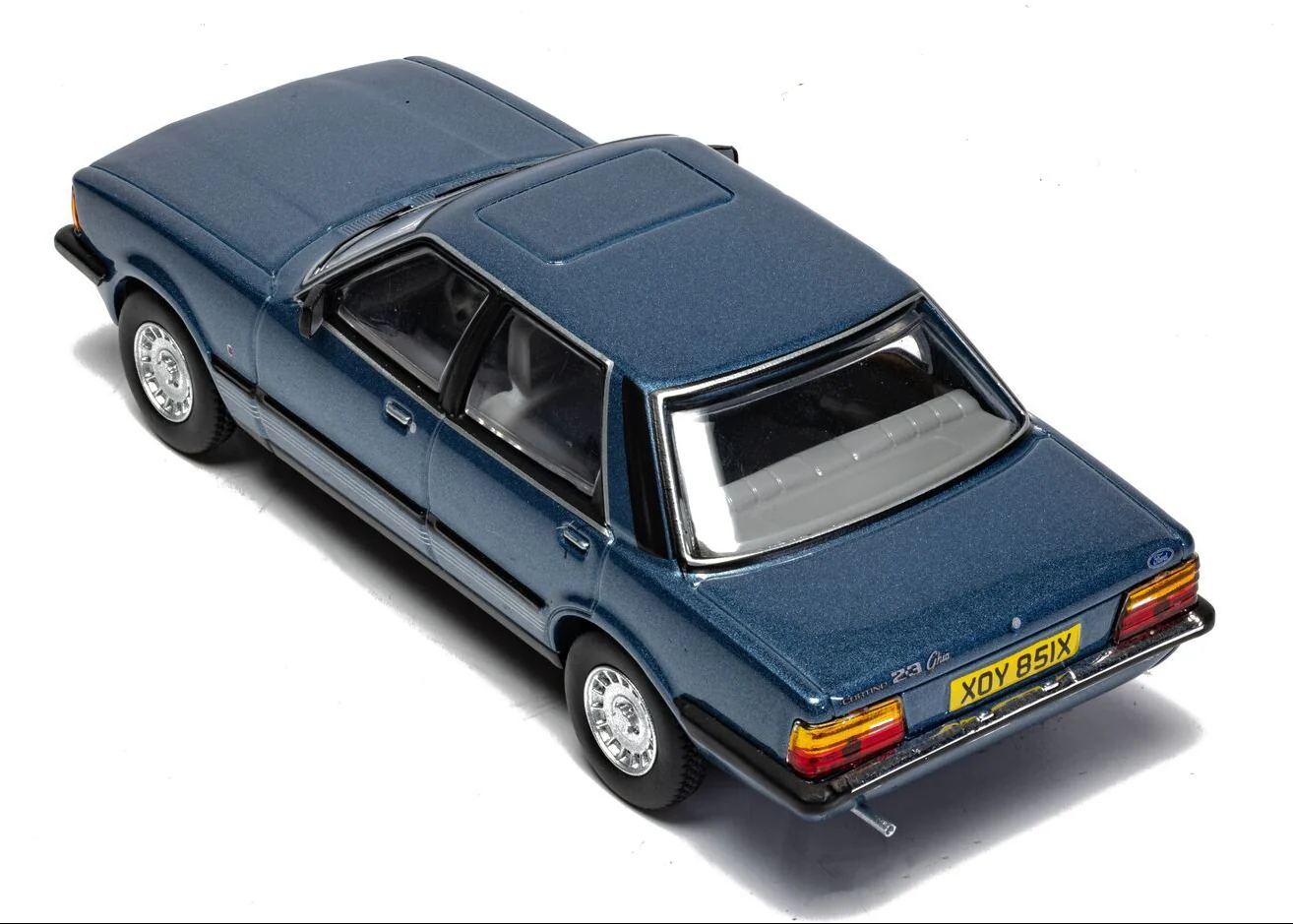 VA15007 Ford Cortina Mk5 2.3 Ghia - Titan Blue - Image 5