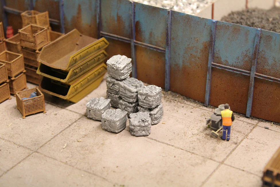 BS3DSMBGRY10 Crushed Scrap Metal Bales Grey - Pack of 10
