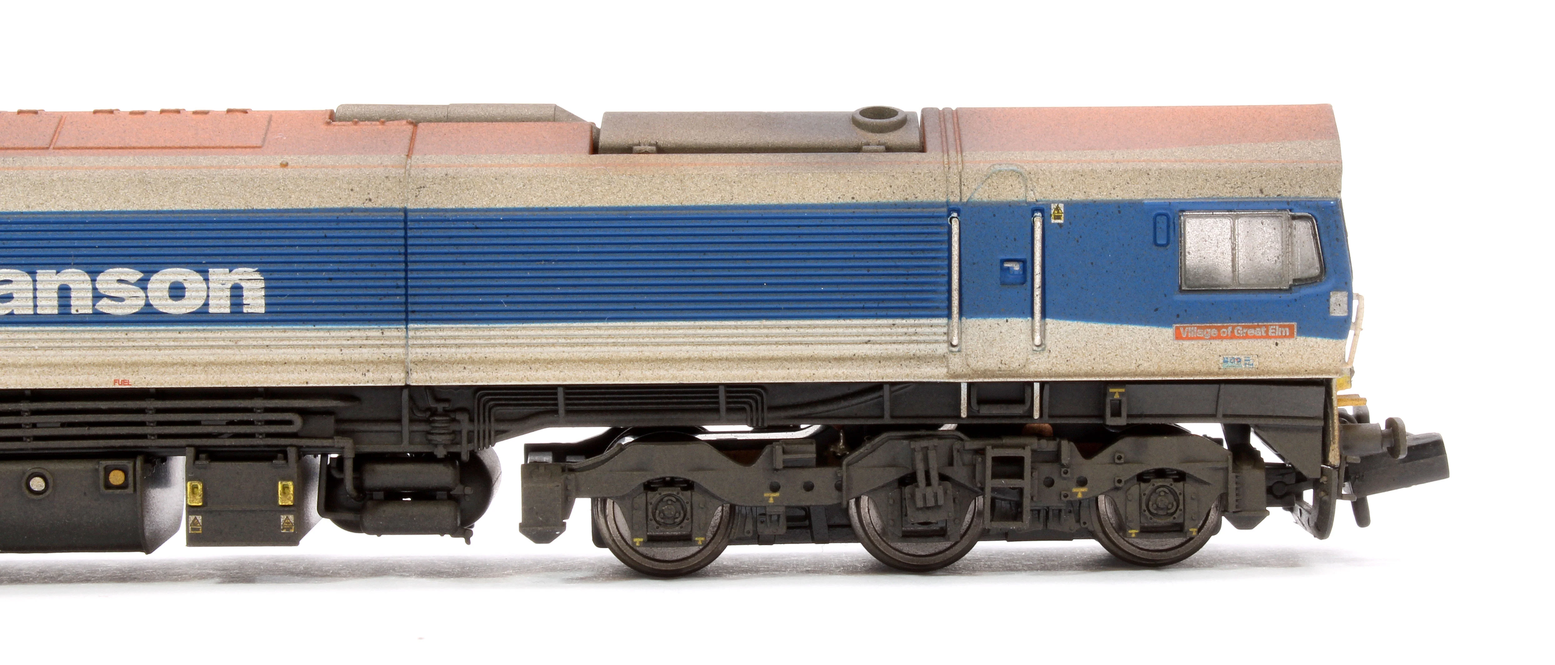 2D-005-004W Custom Weathered Class 59104 'Village of Great Elm' Hanson Diesel Locomotive - Image 7
