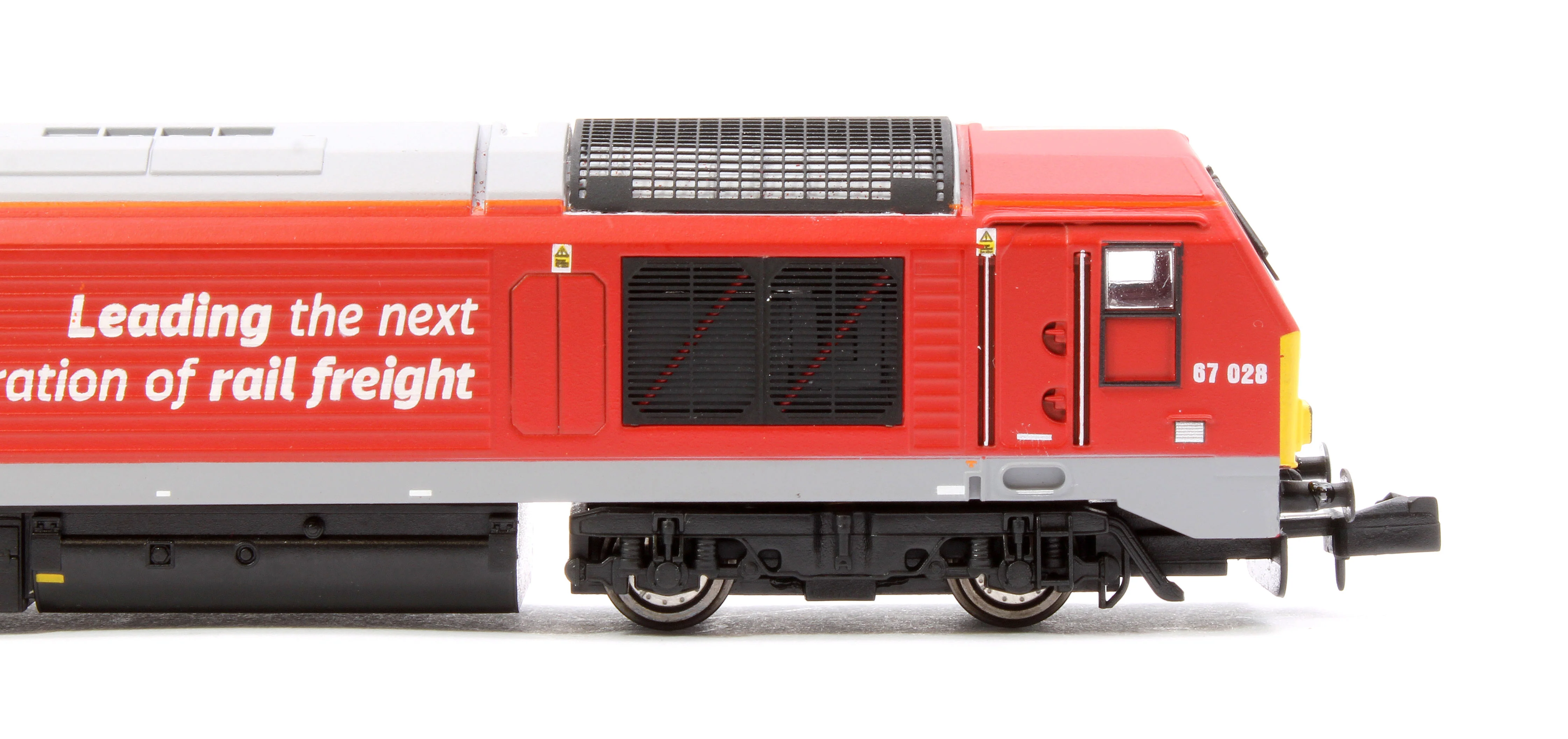 2D-010-014 Class 67 DB Schenker Red 67028 Diesel Locomotive - Image 8