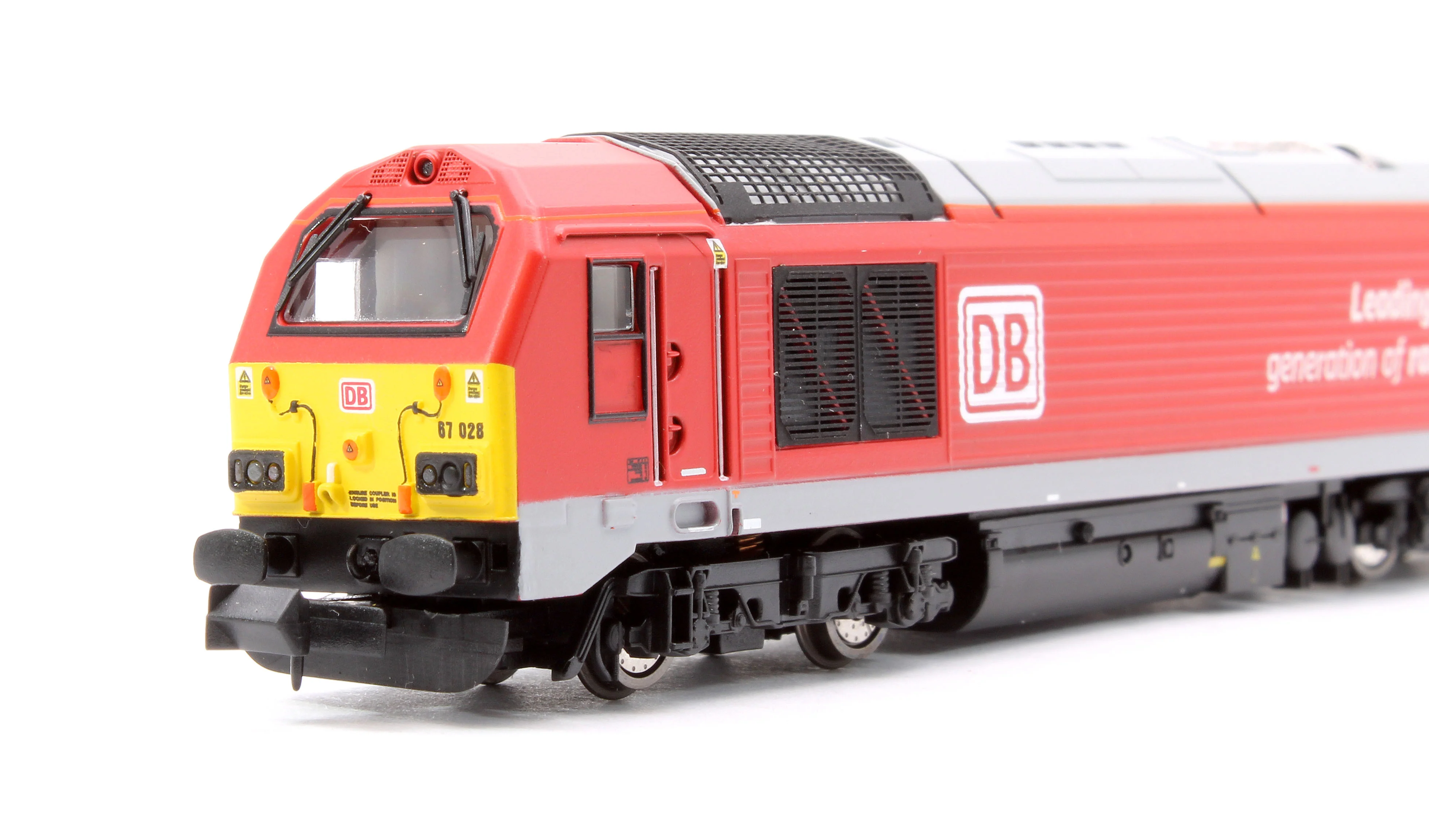 2D-010-014D Class 67 DB Schenker Red 67028 Diesel Locomotive - DCC Fitted - Image 9